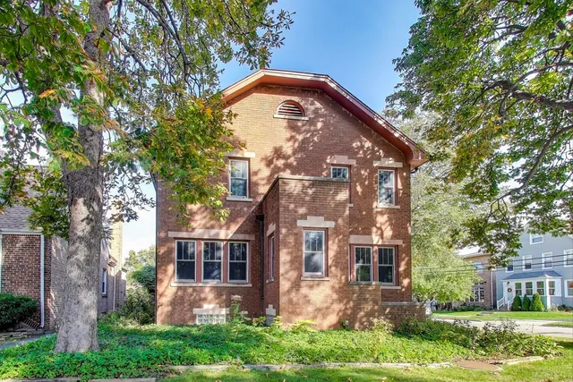 $850,000 | 8128 Laramie Avenue, Skokie, IL 60077