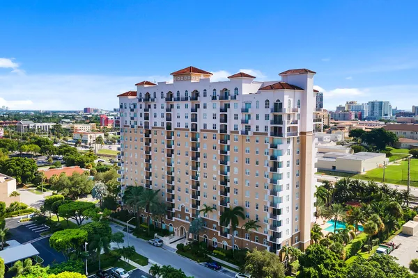 $340,000 | 616 Clearwater Park Road, Unit 1106, West Palm Beach, FL 33401