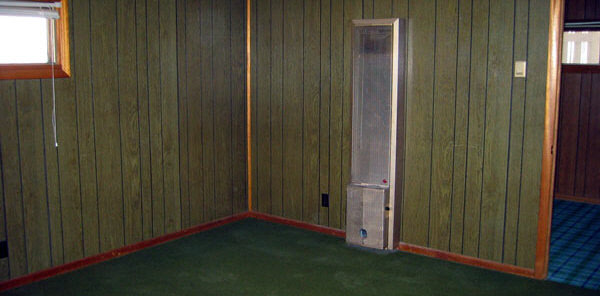 209 Jefferson Street Ridott, IL 61067 - Photo 5 of 5 an empty room with windows yard & entryway
