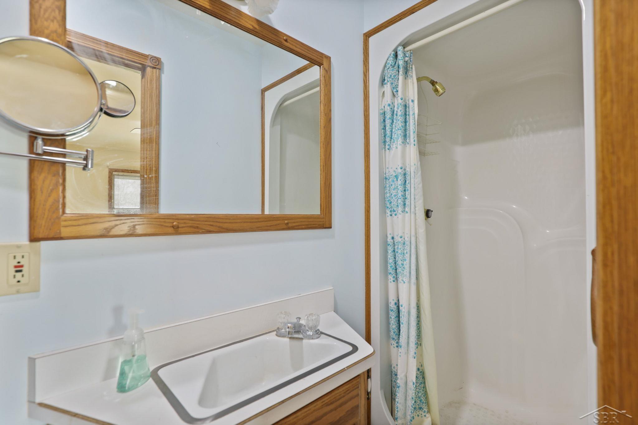 720 Pt Crescent Road Port Austin, MI 48467 - Photo 29 of 79 50107037-28.JPG