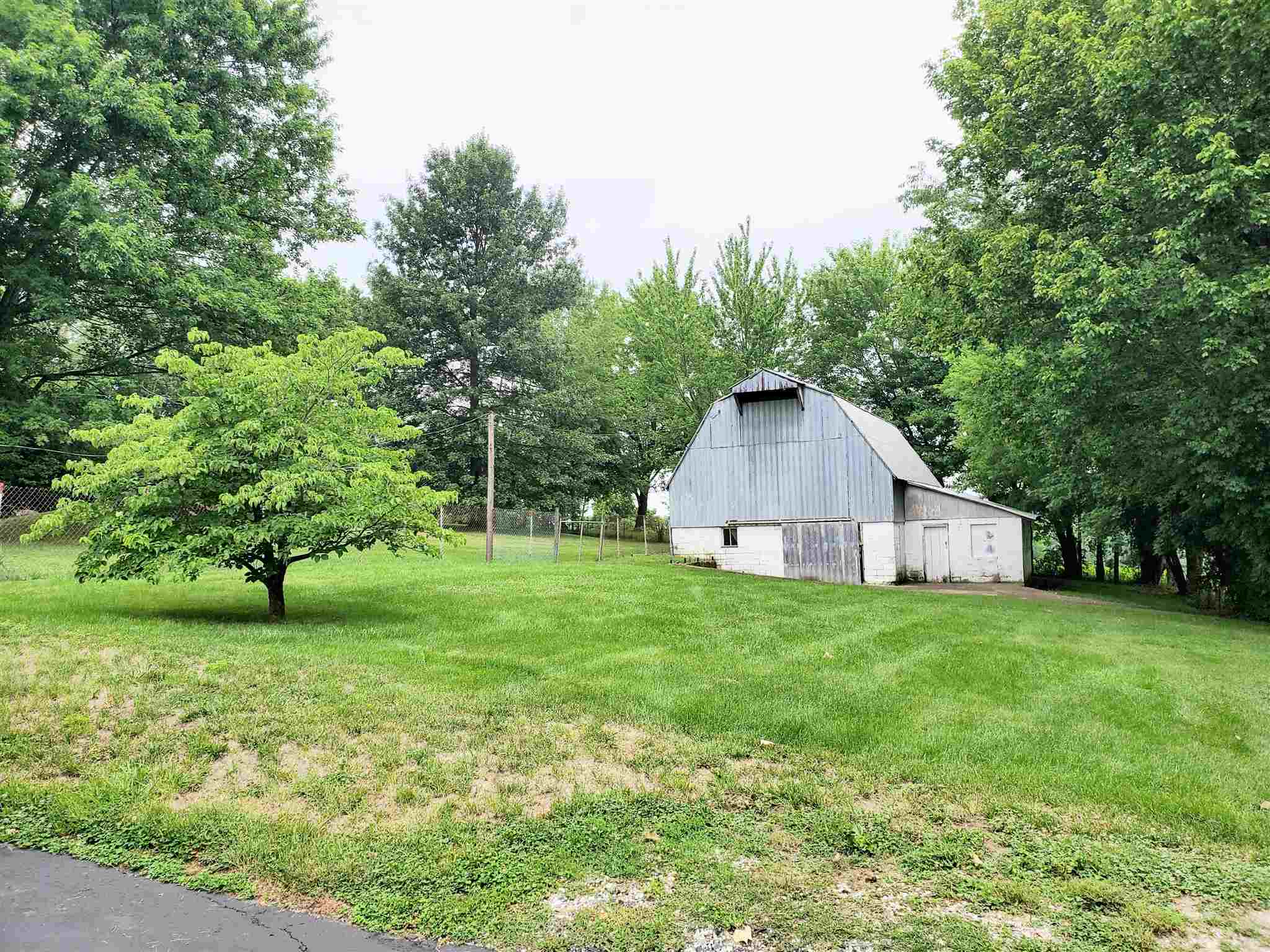 2532 Mt Pleasant Road Bedford, IN 47421 - Photo 3 of 12