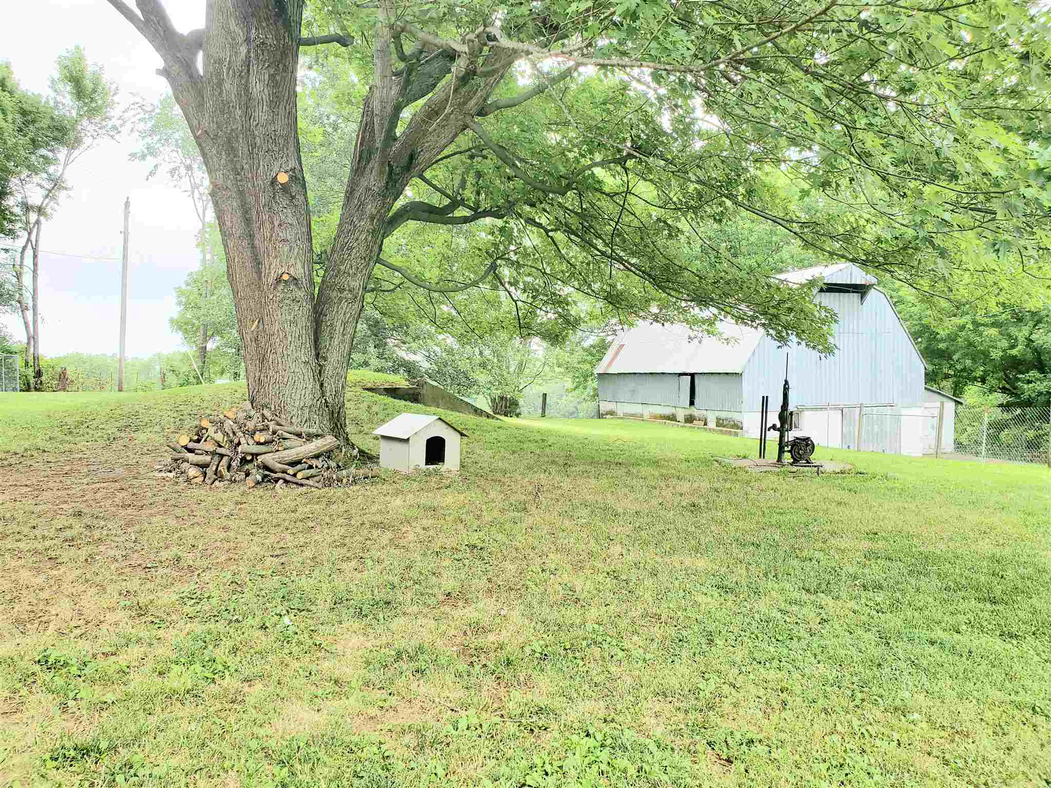 2532 Mt Pleasant Road Bedford, IN 47421 - Photo 4 of 12