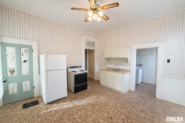 $174,990 | 114 North Fulton Street, Lacon, IL 61540