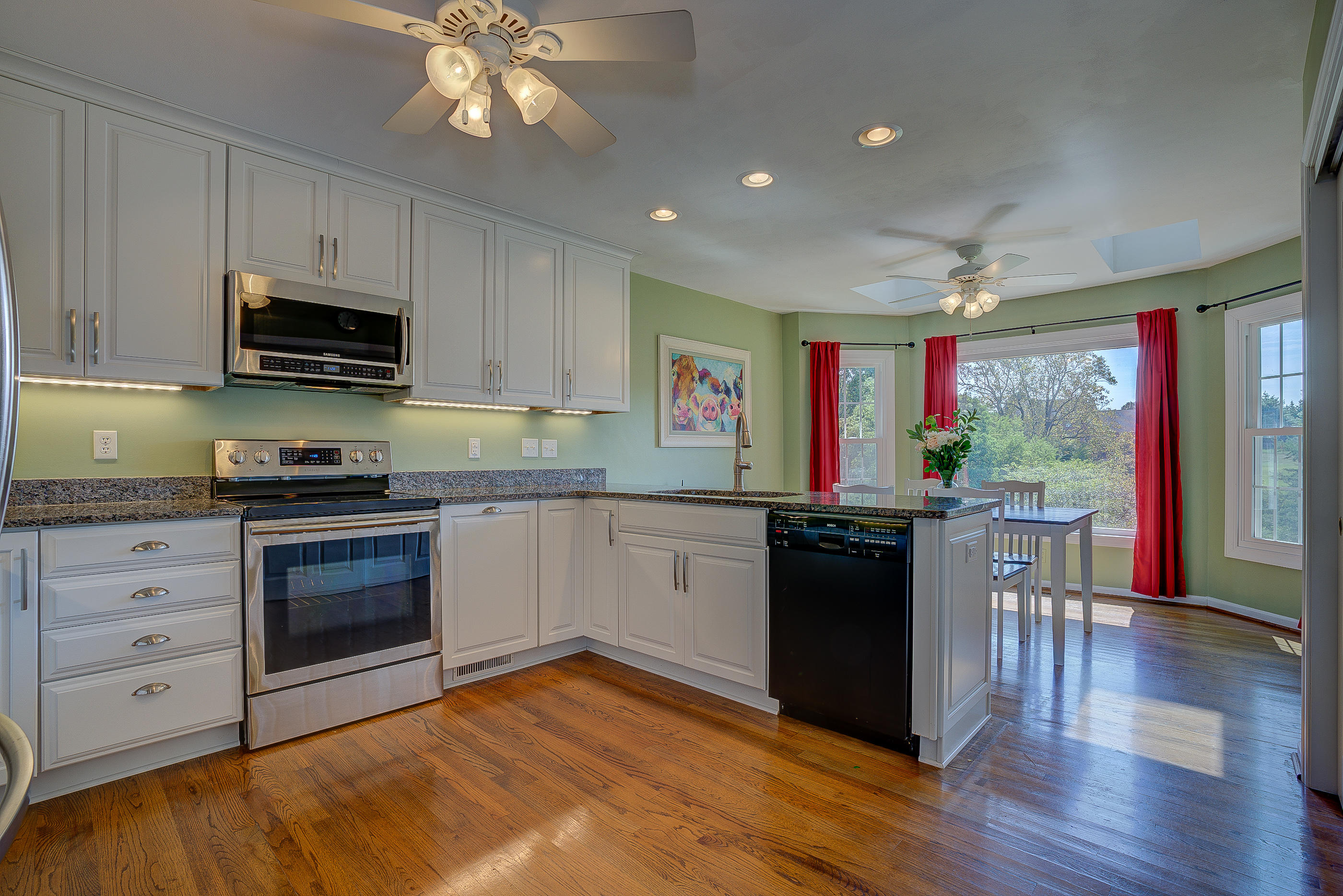 290 Diamond Road Salem, VA 24153 - Photo 11 of 34 Kitchen opens to Breakfast Area