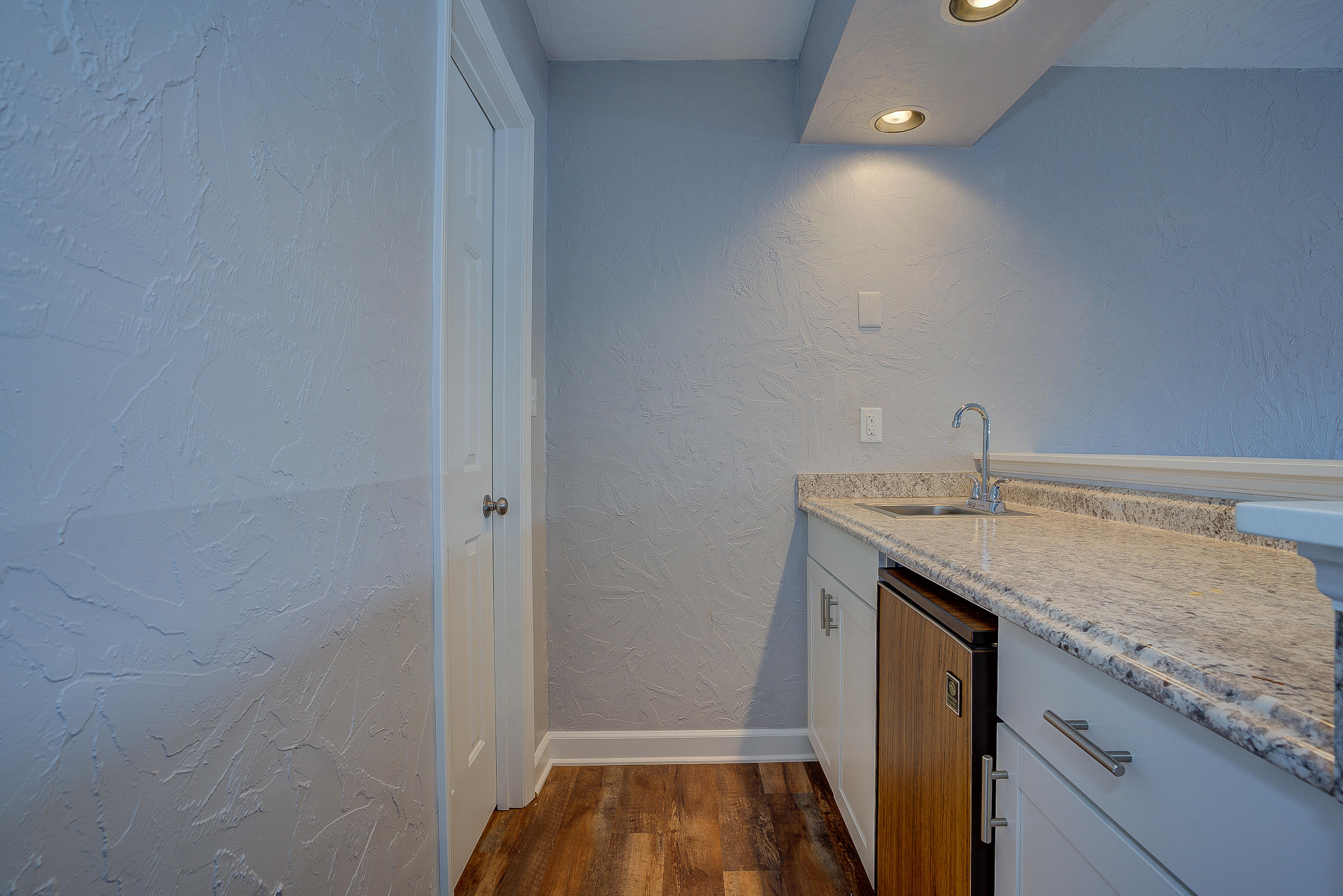 290 Diamond Road Salem, VA 24153 - Photo 27 of 34 Updated Wet Bar