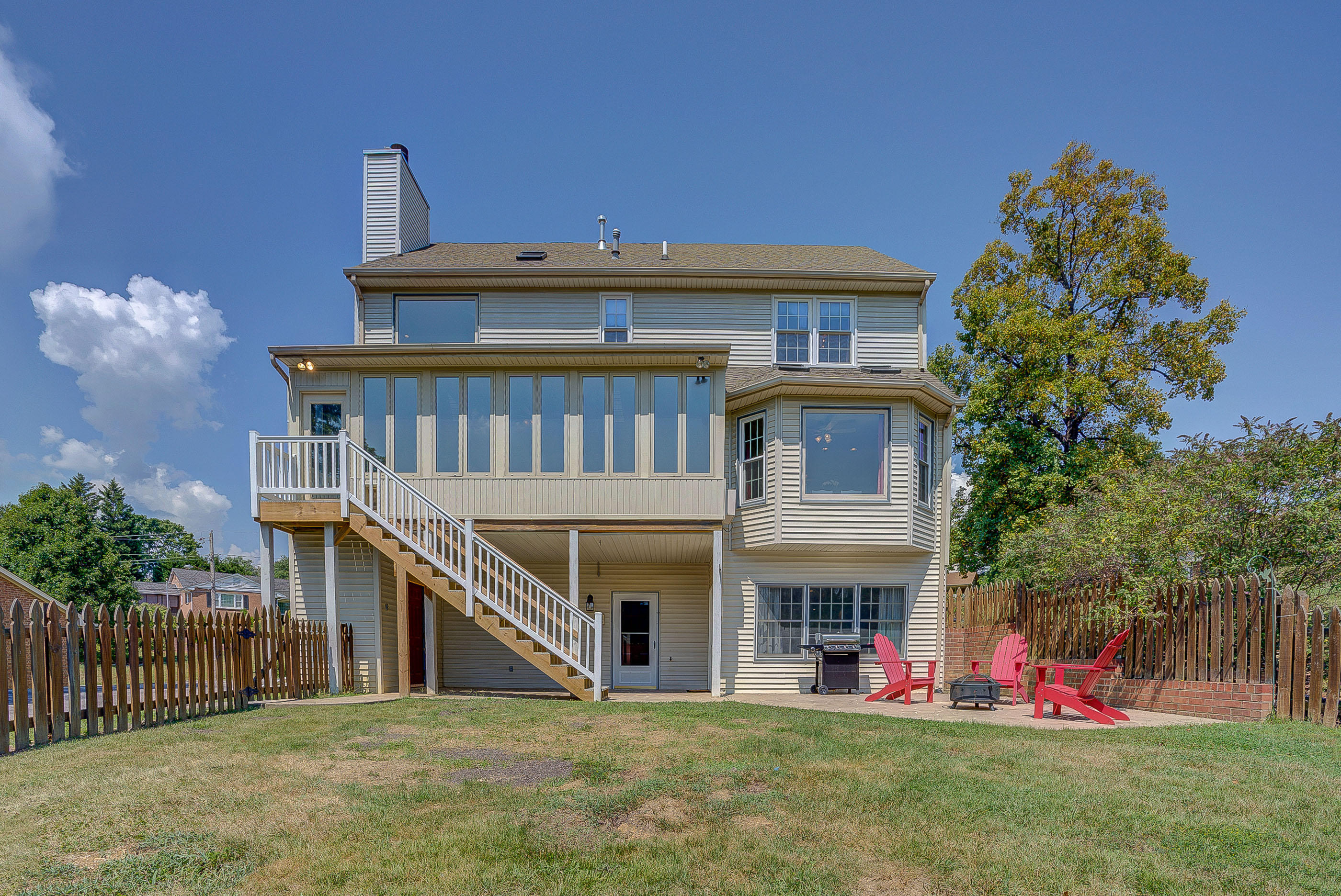 290 Diamond Road Salem, VA 24153 - Photo 30 of 34 Lots of Windows to take in Views