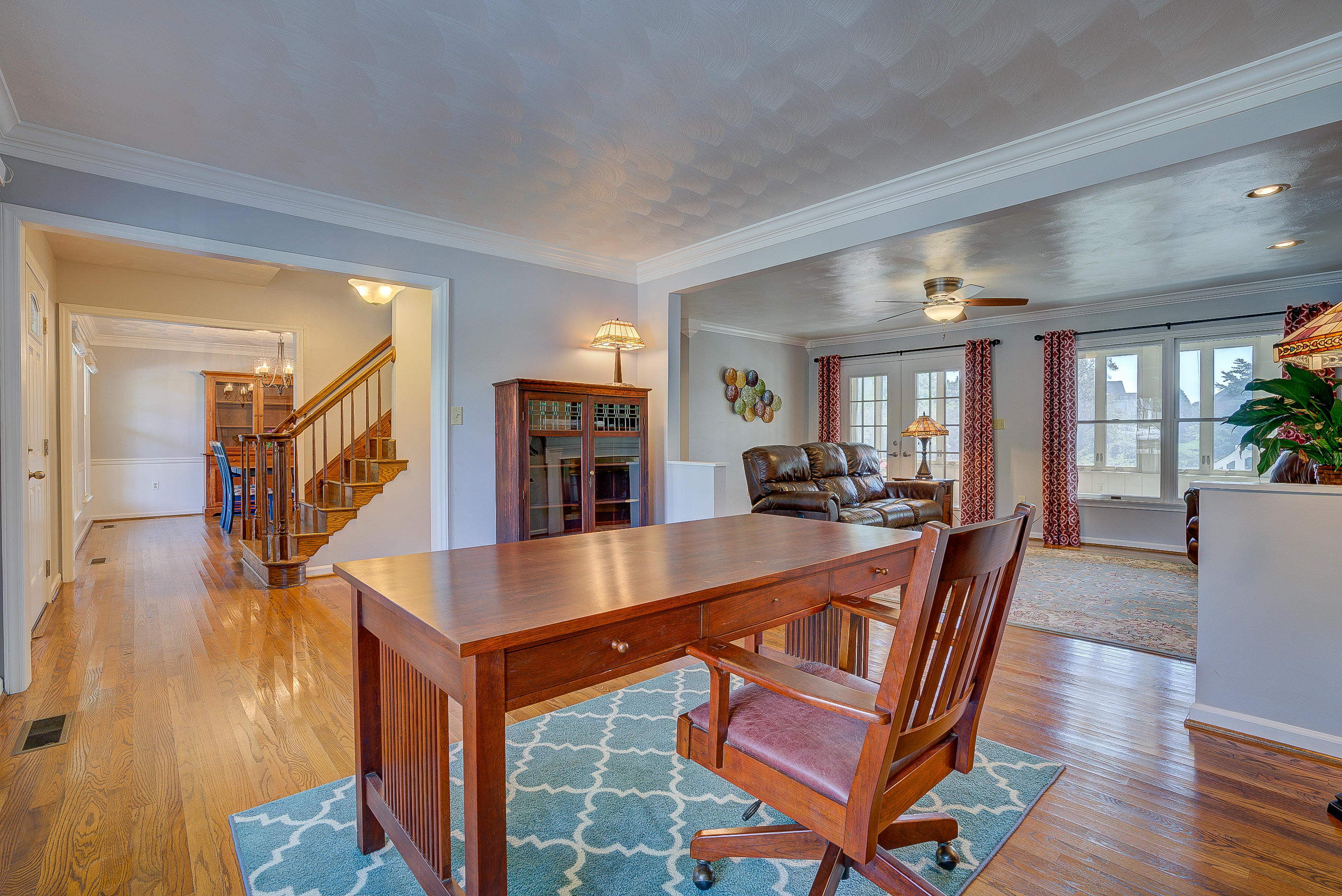 290 Diamond Road Salem, VA 24153 - Photo 5 of 34 Open Office - LIving Room space