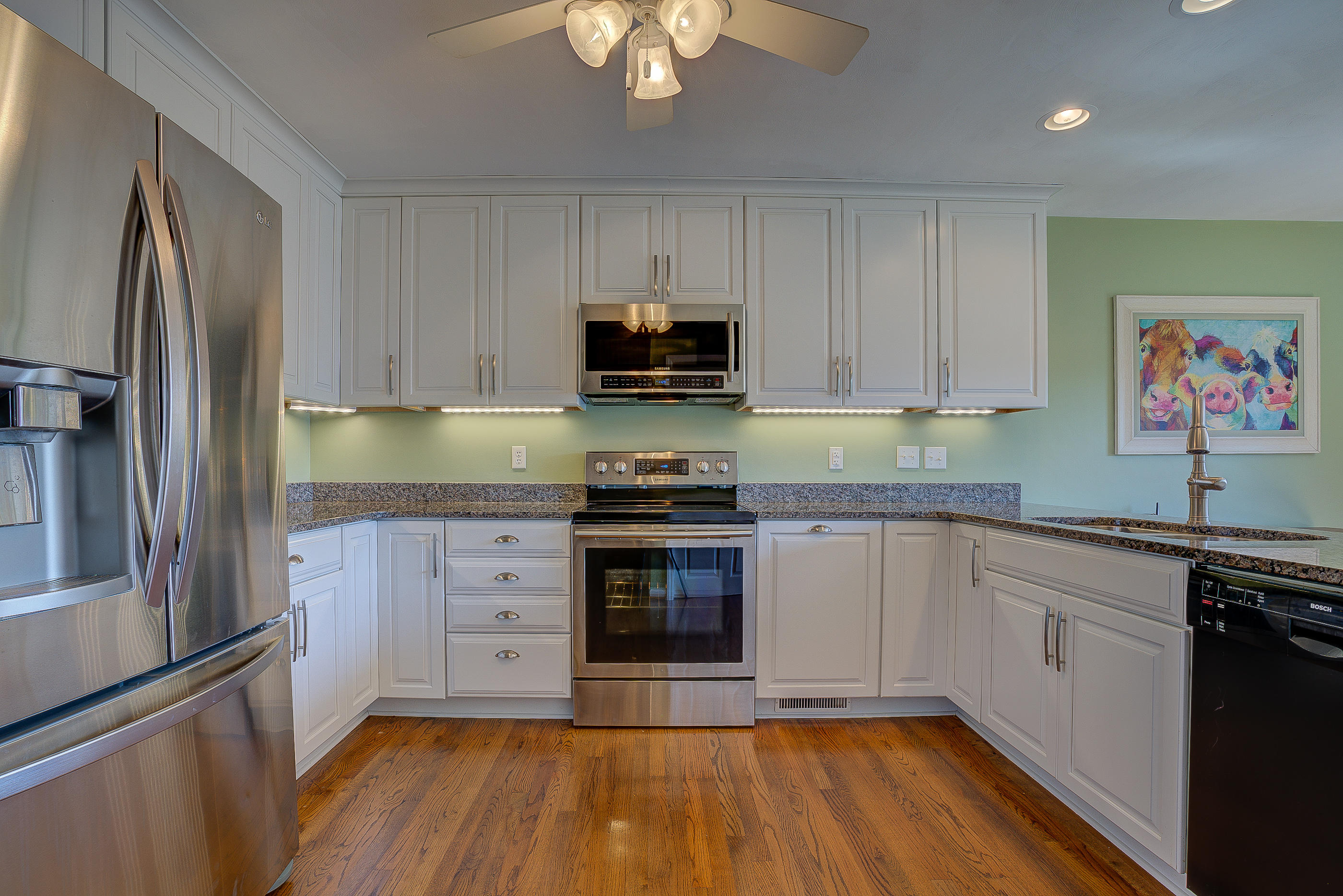 290 Diamond Road Salem, VA 24153 - Photo 10 of 34 Upgraded Kitchen