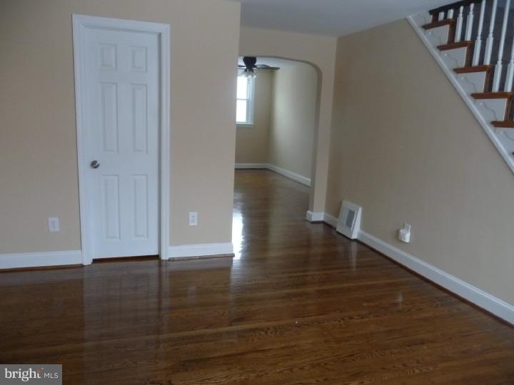 5331 Delmar Road Clifton Heights, PA 19018 - Photo 2 of 22 Living Room