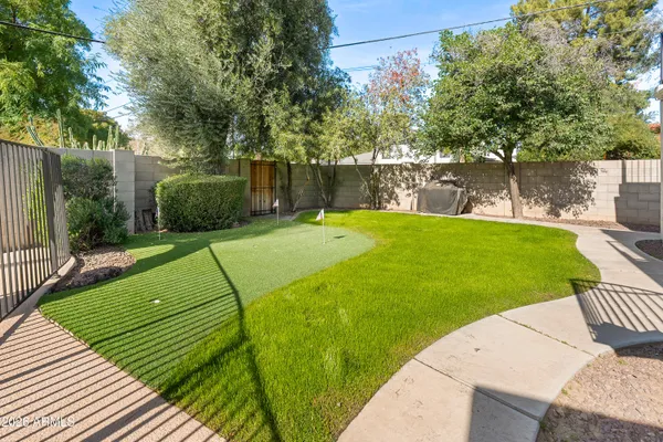 $970,000 | 8464 North 7th Avenue, Phoenix, AZ 85021