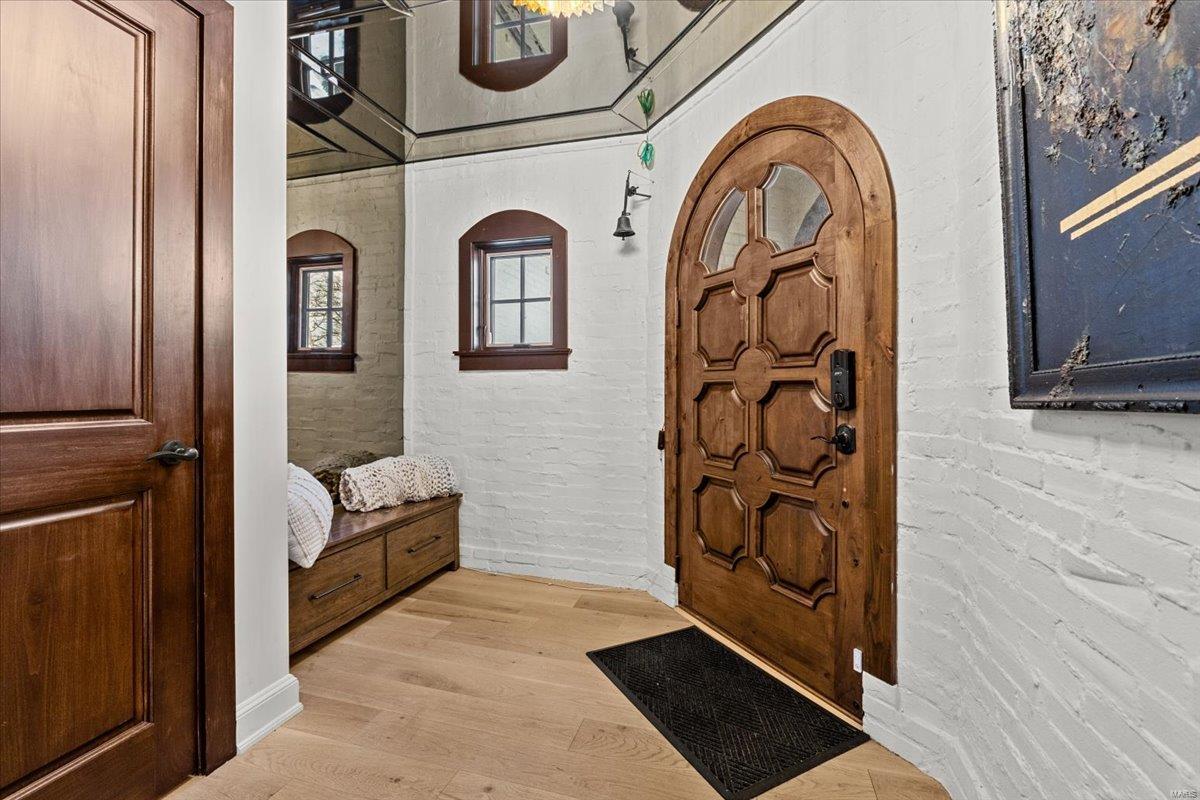 150 South Price Road St. Louis, MO 63124 - Photo 4 of 94