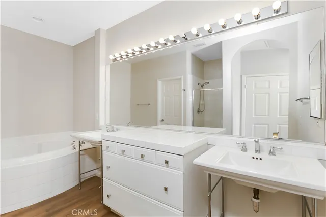 $1,230,000 | 33 Visalia, Irvine, CA 92602