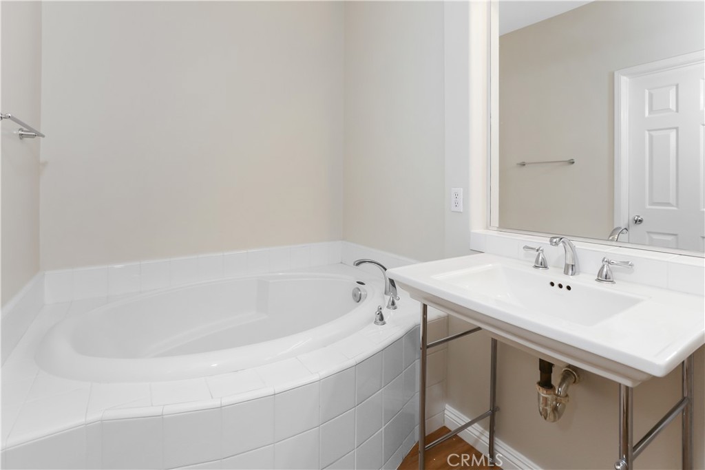 33 Visalia Irvine, CA 92602 - Photo 12 of 35