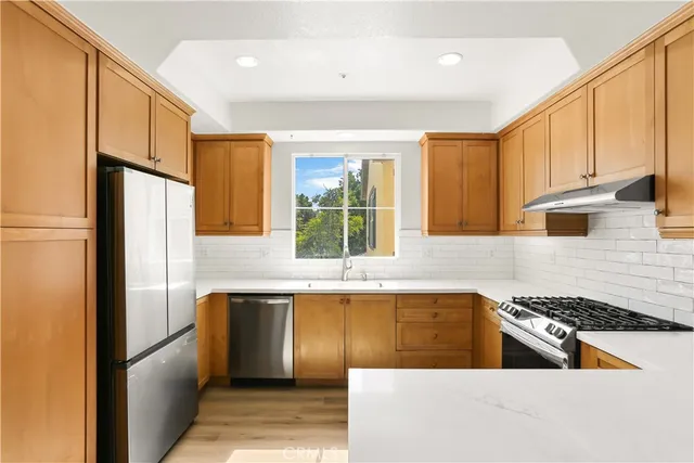 $1,230,000 | 33 Visalia, Irvine, CA 92602