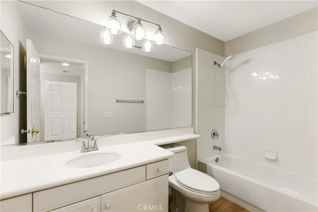 $1,230,000 | 33 Visalia, Irvine, CA 92602