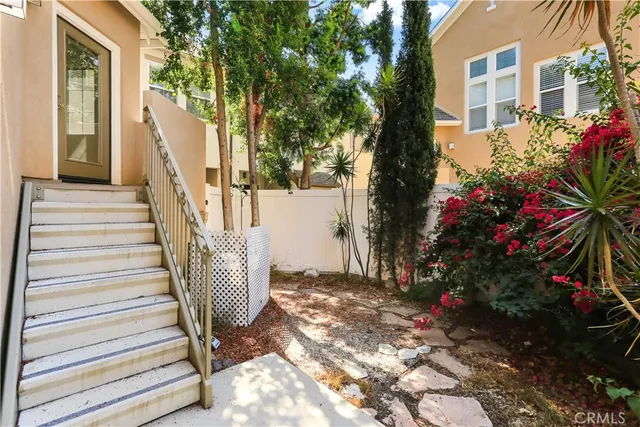 $1,230,000 | 33 Visalia, Irvine, CA 92602