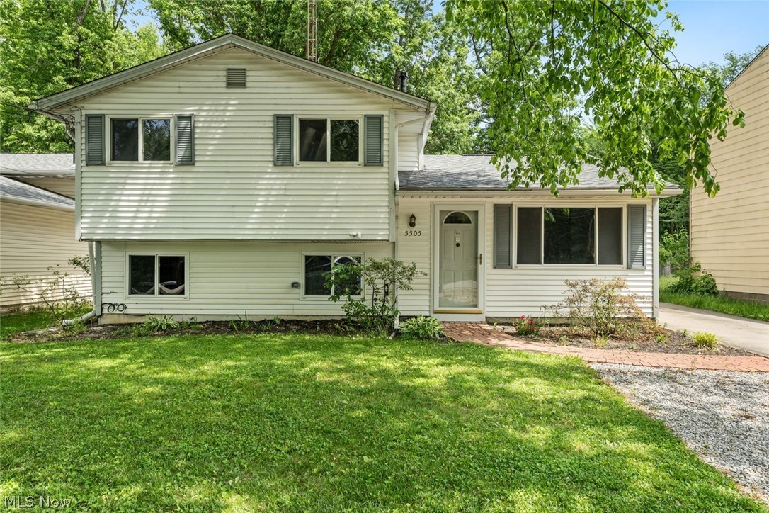 5505 Lear Nagle Road North Ridgeville, OH 44039 - Photo 1 of 34