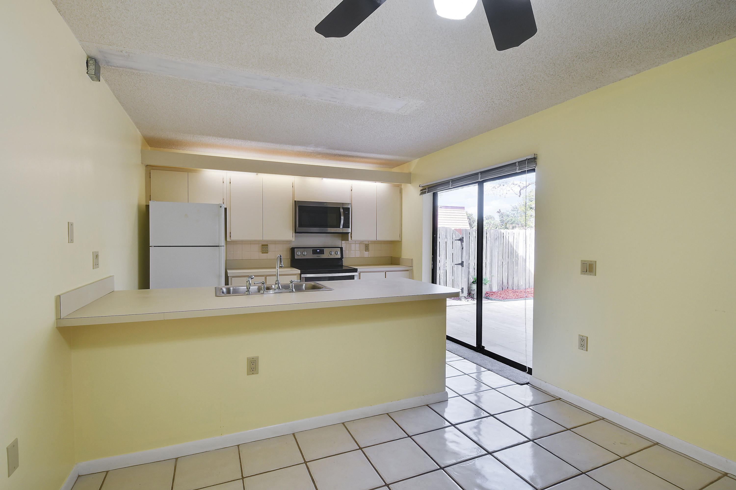 2407 24th Court Jupiter, FL 33477 - Photo 11 of 31 240724thCourt_09