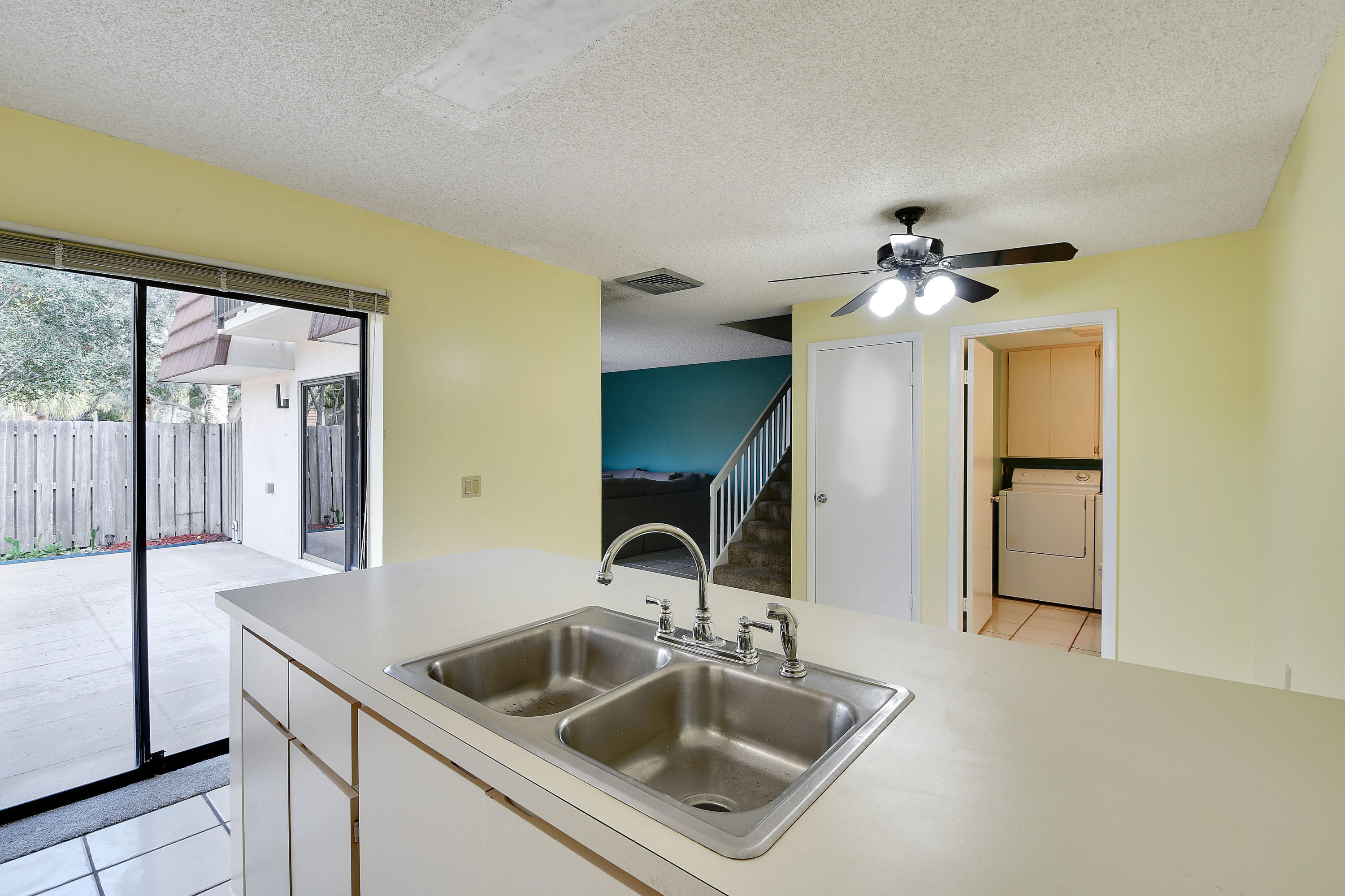 2407 24th Court Jupiter, FL 33477 - Photo 13 of 31 240724thCourt_12