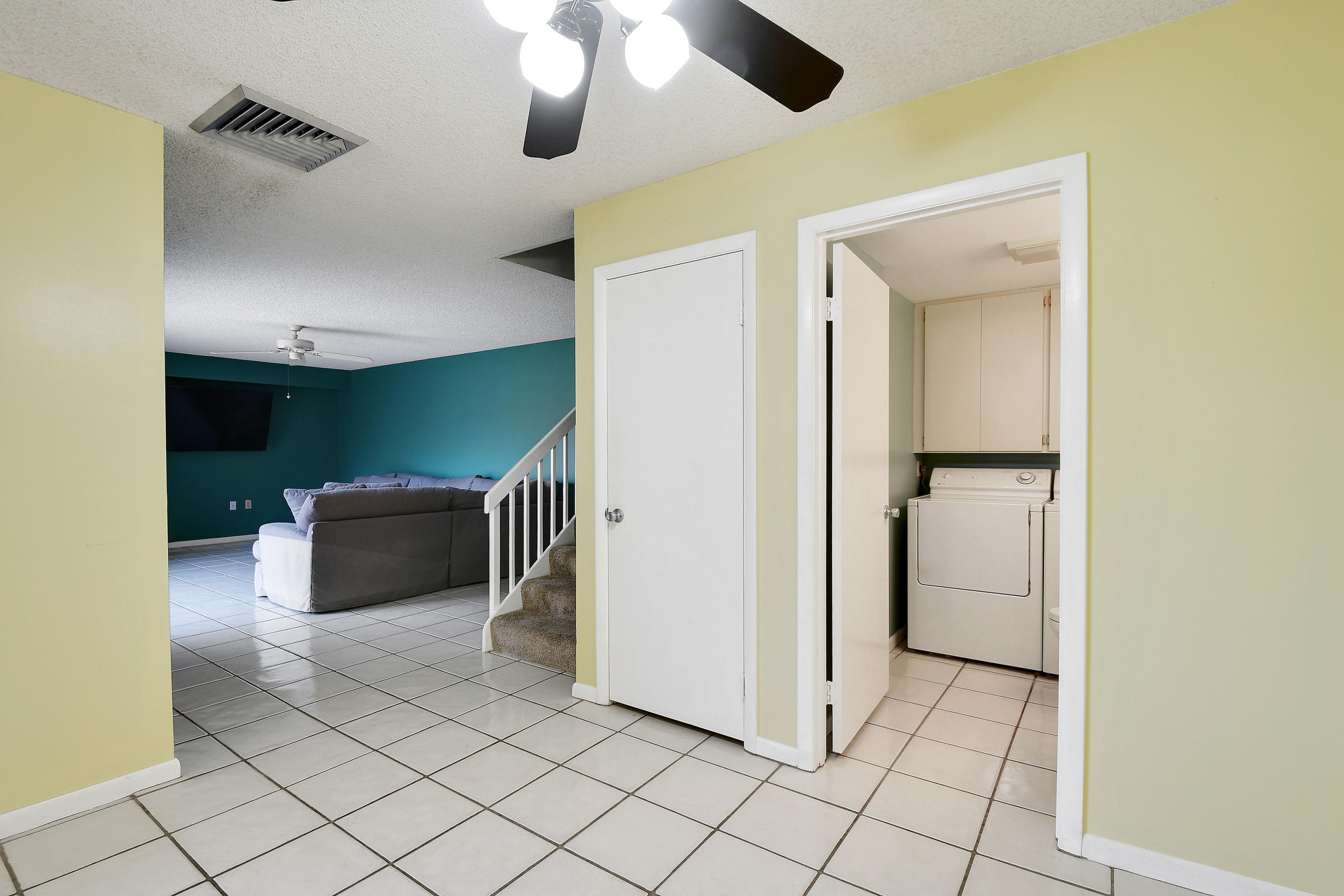 2407 24th Court Jupiter, FL 33477 - Photo 15 of 31 240724thCourt_14