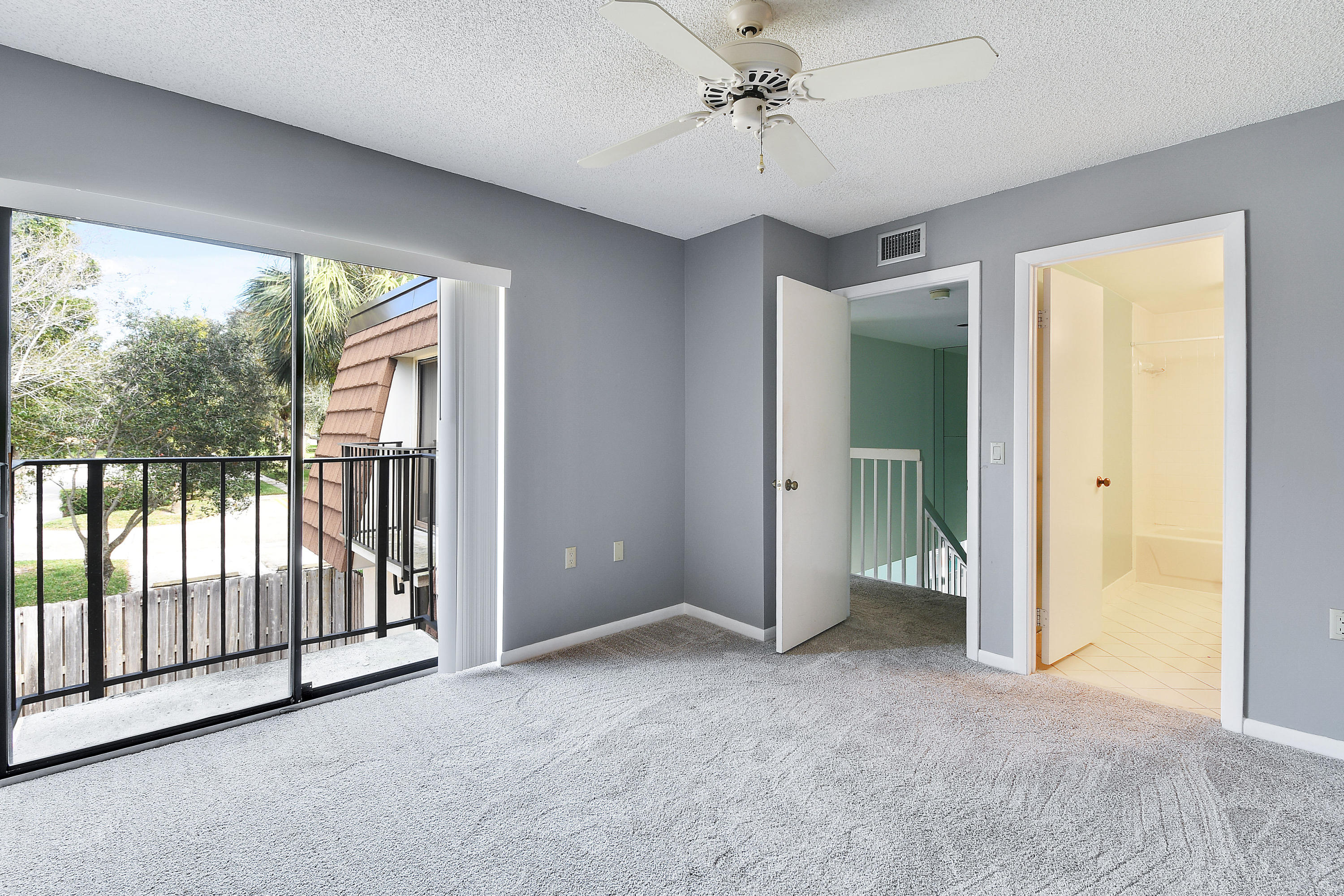 2407 24th Court Jupiter, FL 33477 - Photo 28 of 31 240724thCourt_28