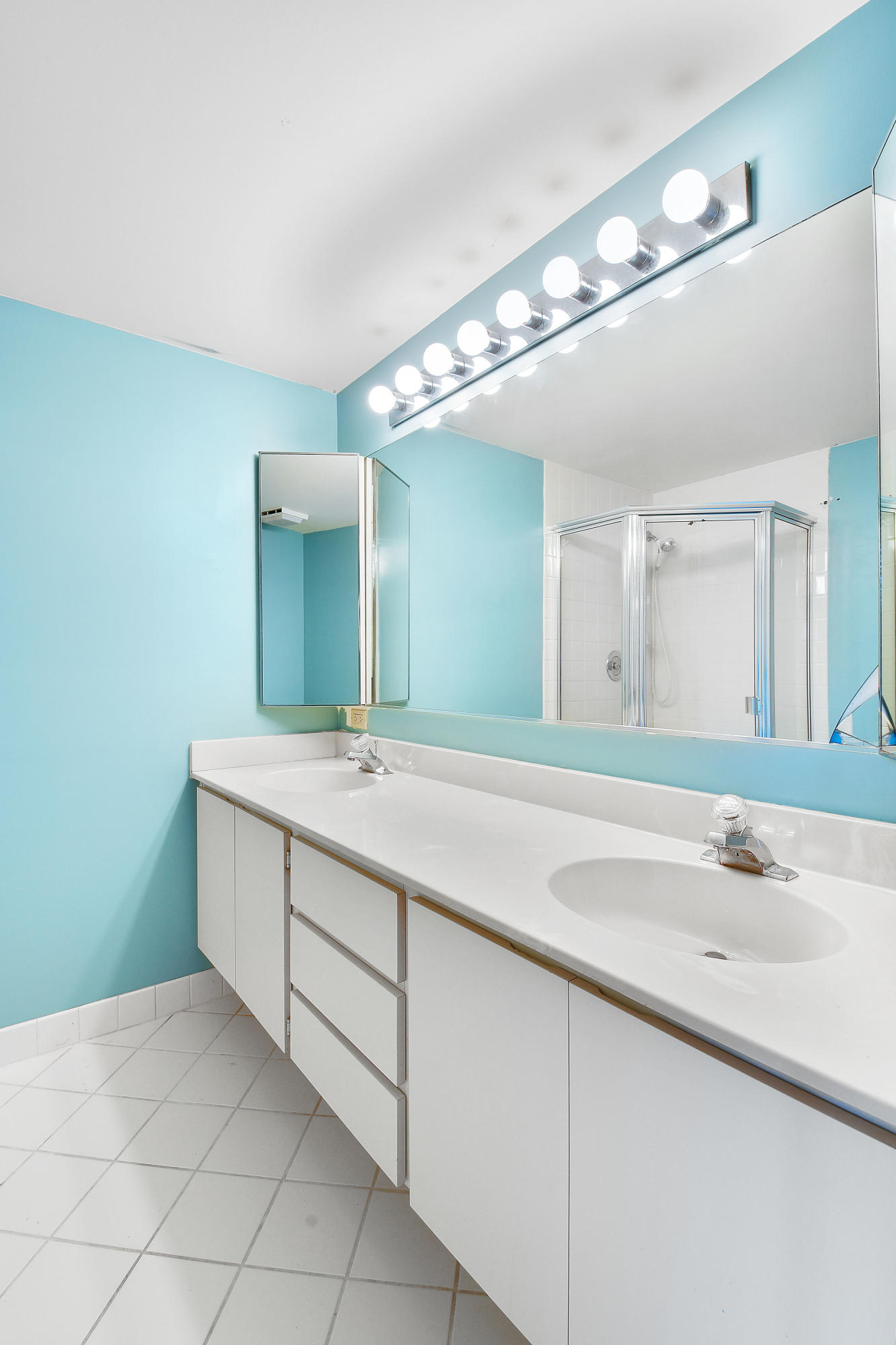 2407 24th Court Jupiter, FL 33477 - Photo 4 of 31 240724thCourt_22