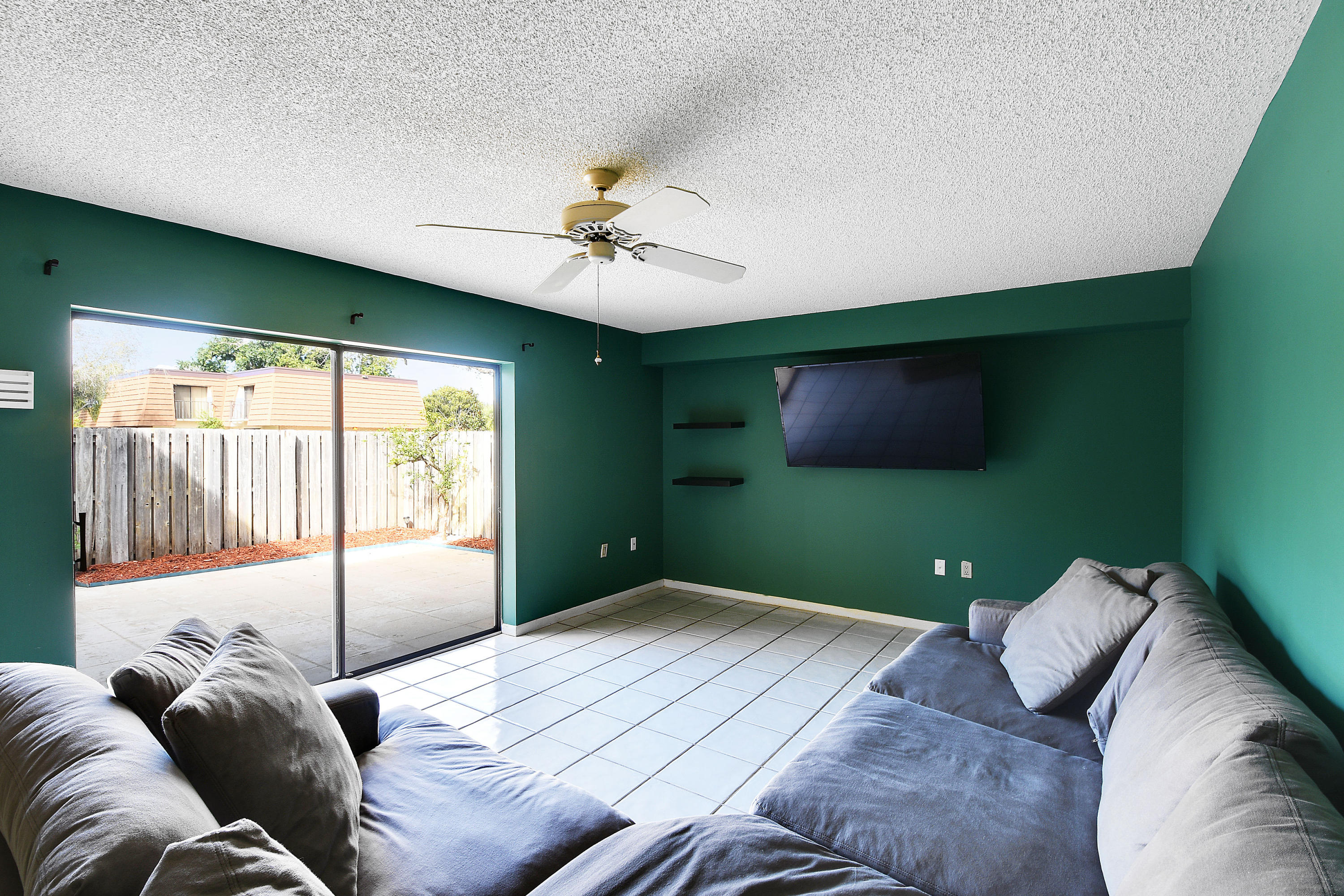 2407 24th Court Jupiter, FL 33477 - Photo 8 of 31 240724thCourt_05