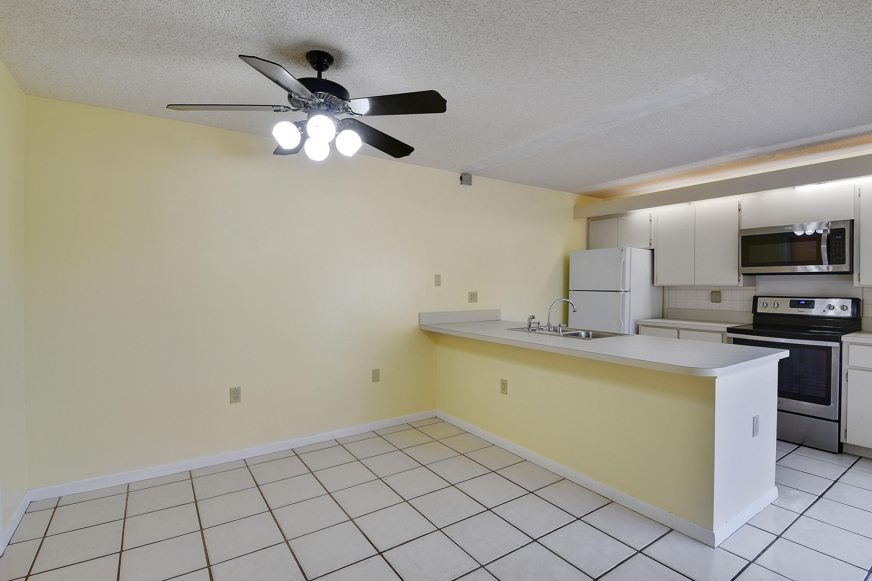 2407 24th Court Jupiter, FL 33477 - Photo 10 of 31 240724thCourt_08