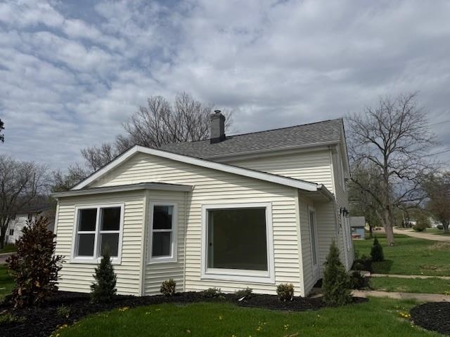 314 South High Street Granville, IL 61326 - Photo 4 of 22 a front view of a house with a yard