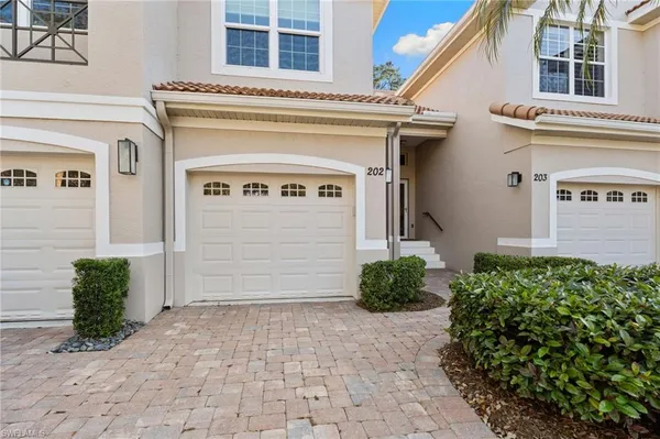 $749,900 | 1665 Winding Oaks Way, Unit 202, Naples, FL 34109