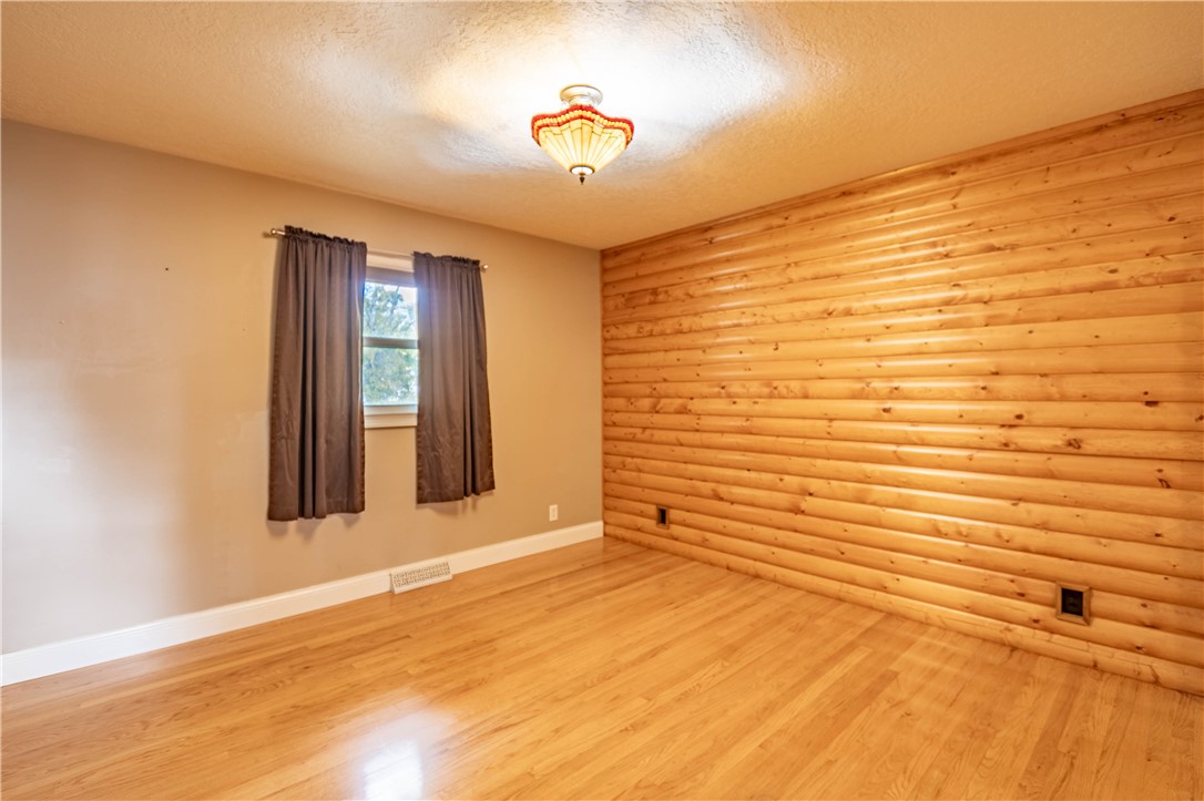 1487 East Dickinson Avenue Decatur, IL 62521 - Photo 9 of 24 Gallery Image 9