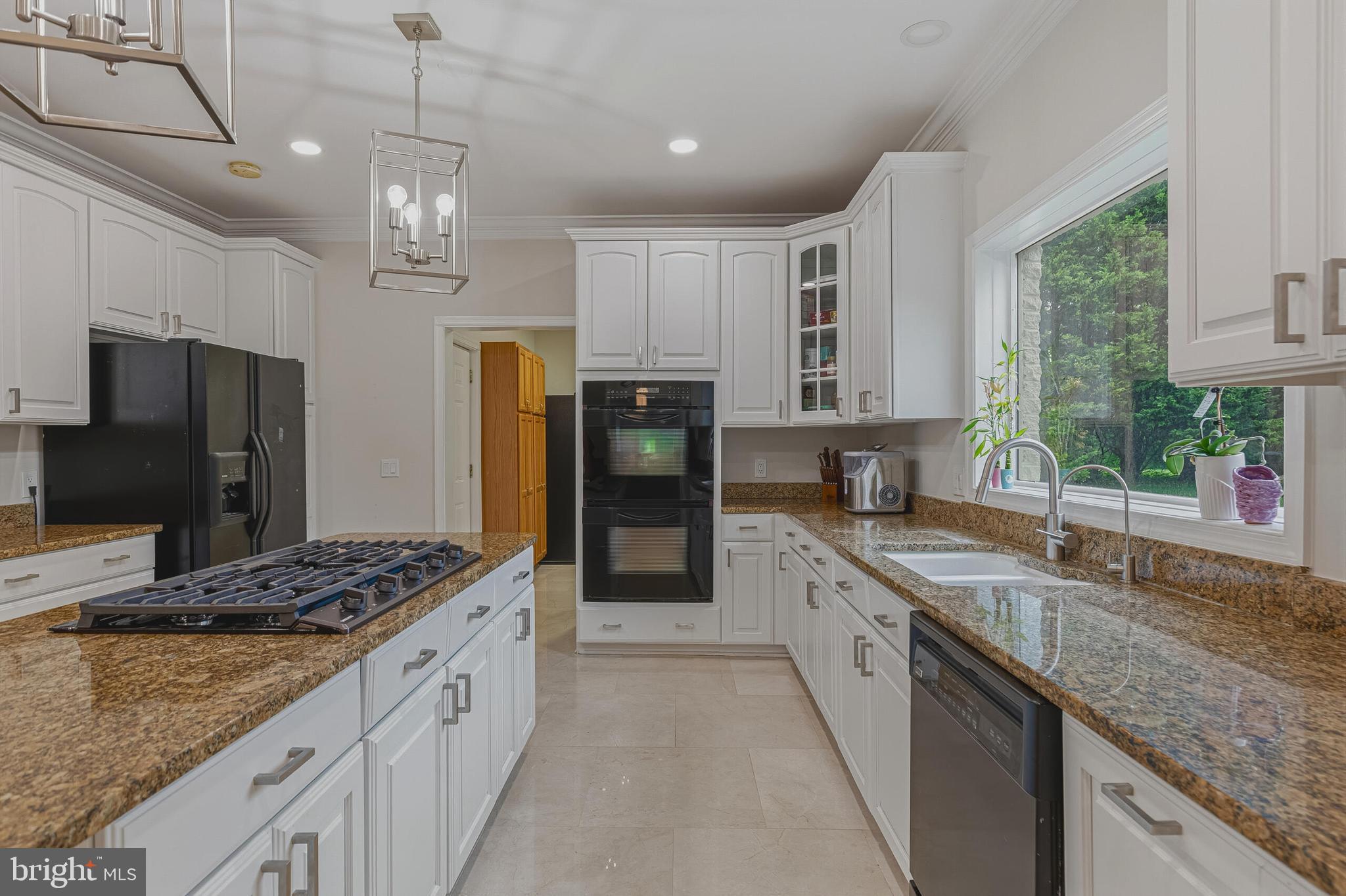 837 Seneca Road Great Falls, VA 22066 - Photo 13 of 49
