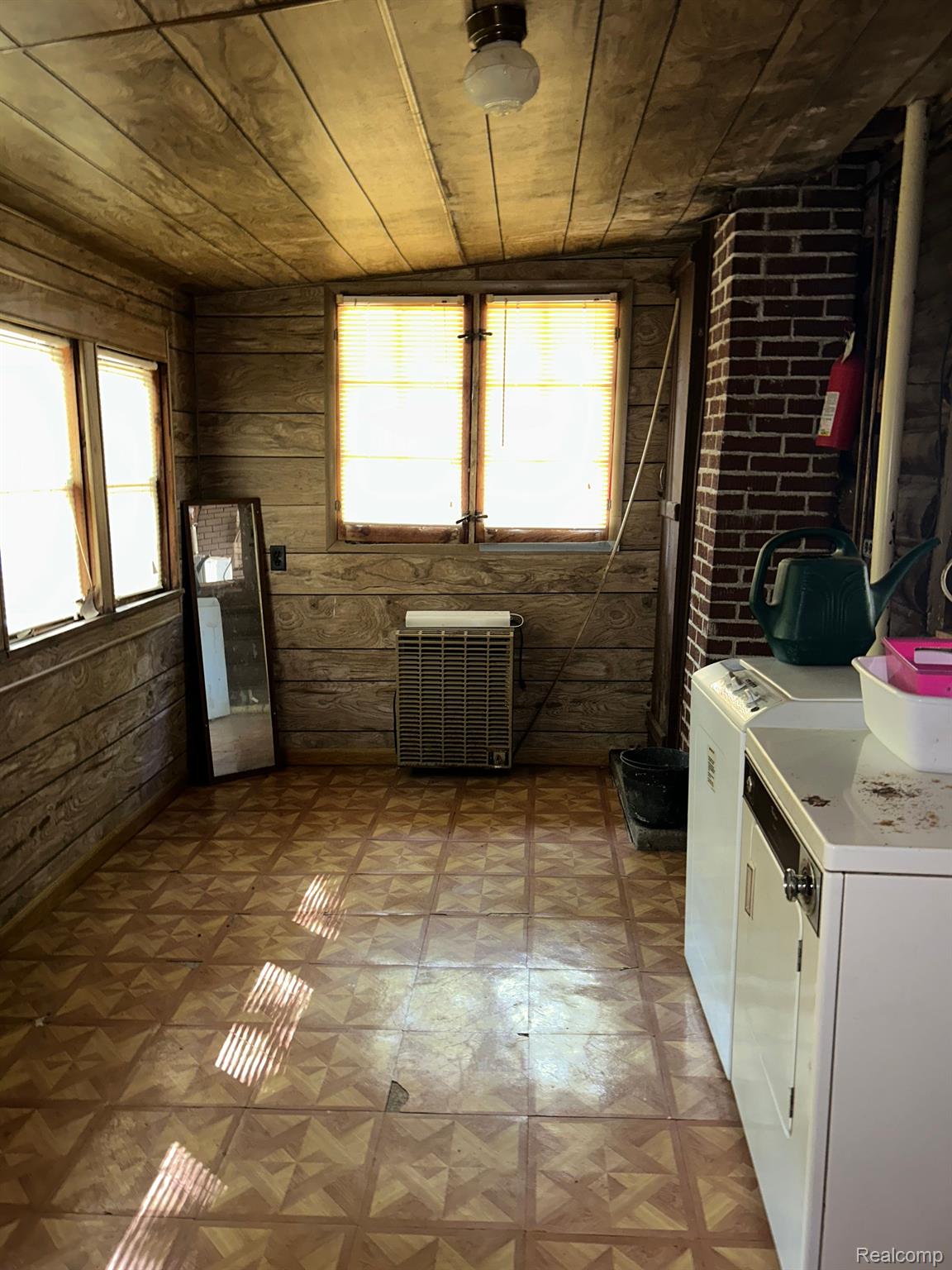6380 Shellenbarger Road Hale, MI 48739 - Photo 11 of 11 Laundry & Mud Room