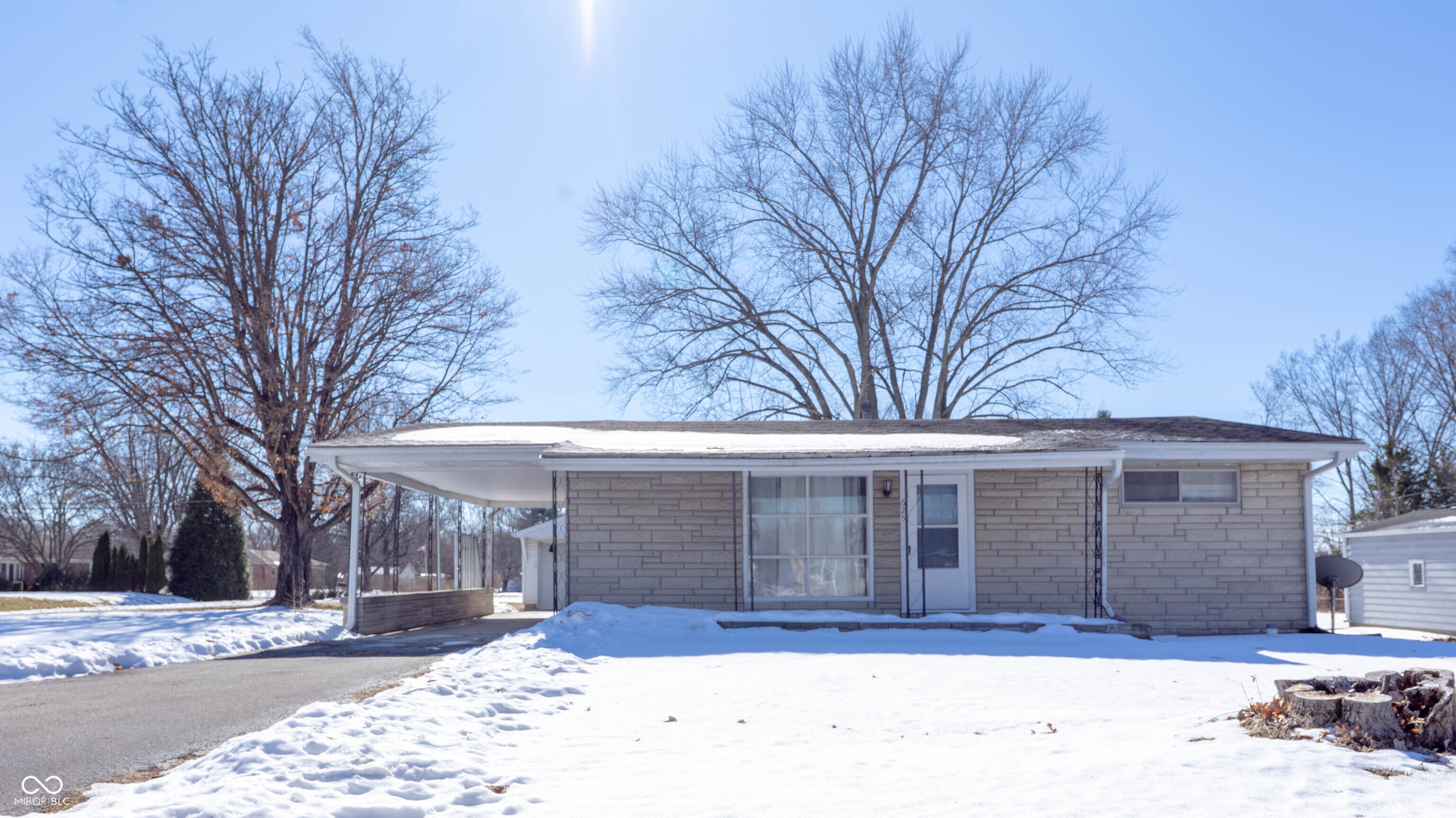 625 West Southport Road Indianapolis, IN 46217 - Photo 2 of 24