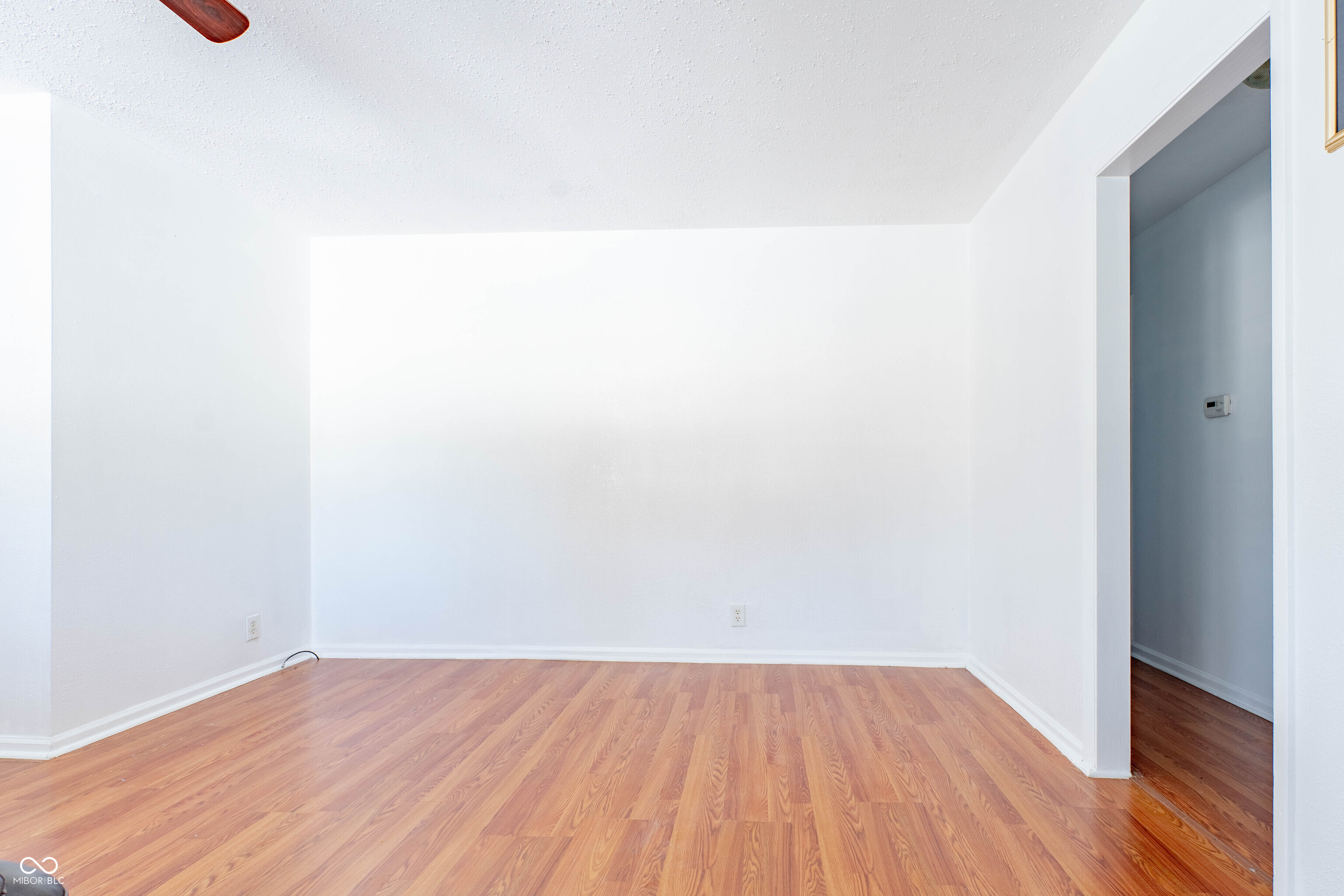 625 West Southport Road Indianapolis, IN 46217 - Photo 4 of 24