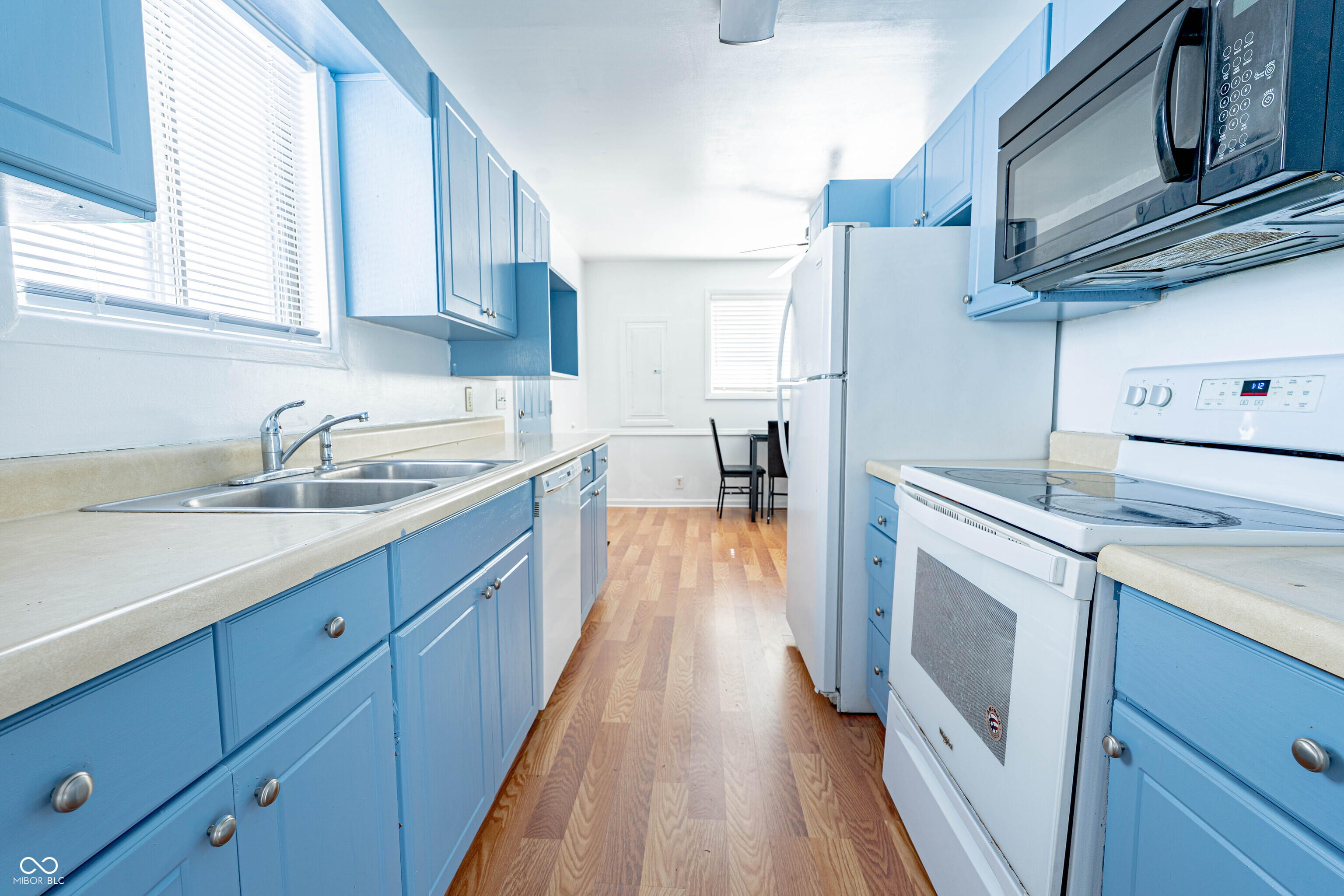 625 West Southport Road Indianapolis, IN 46217 - Photo 10 of 24