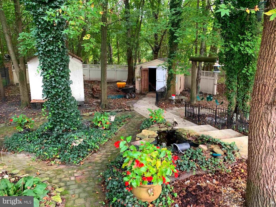 605 White Tail Court Sewell, NJ 08080 - Photo 15 of 25 BACK YARD LEFT SIDE