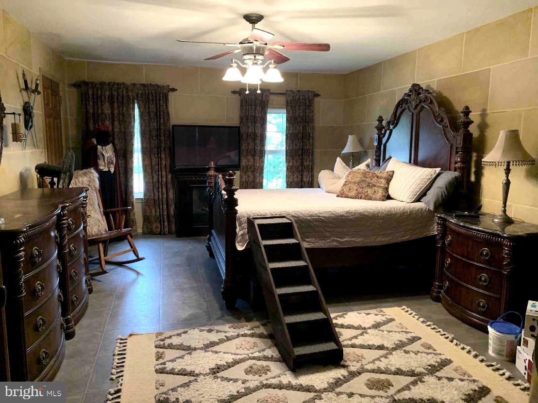 605 White Tail Court Sewell, NJ 08080 - Photo 19 of 25 MASTER BEDROOM