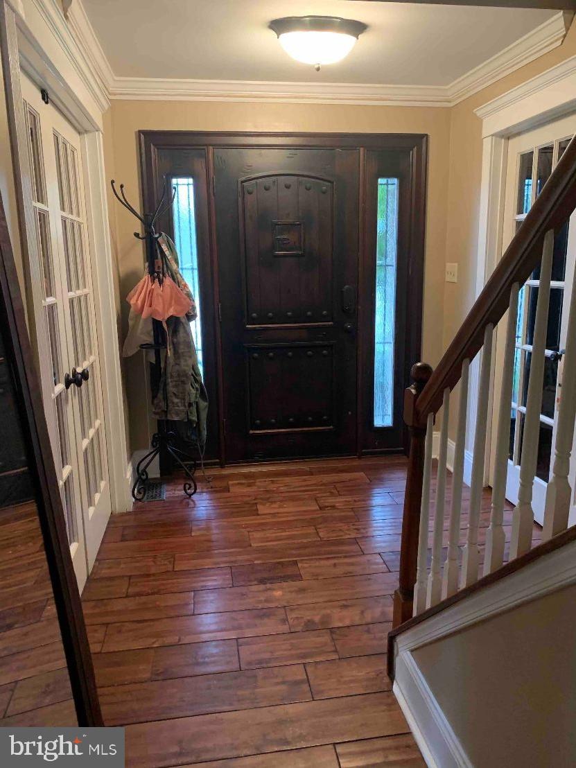 605 White Tail Court Sewell, NJ 08080 - Photo 7 of 25 FRONT HALLWAY