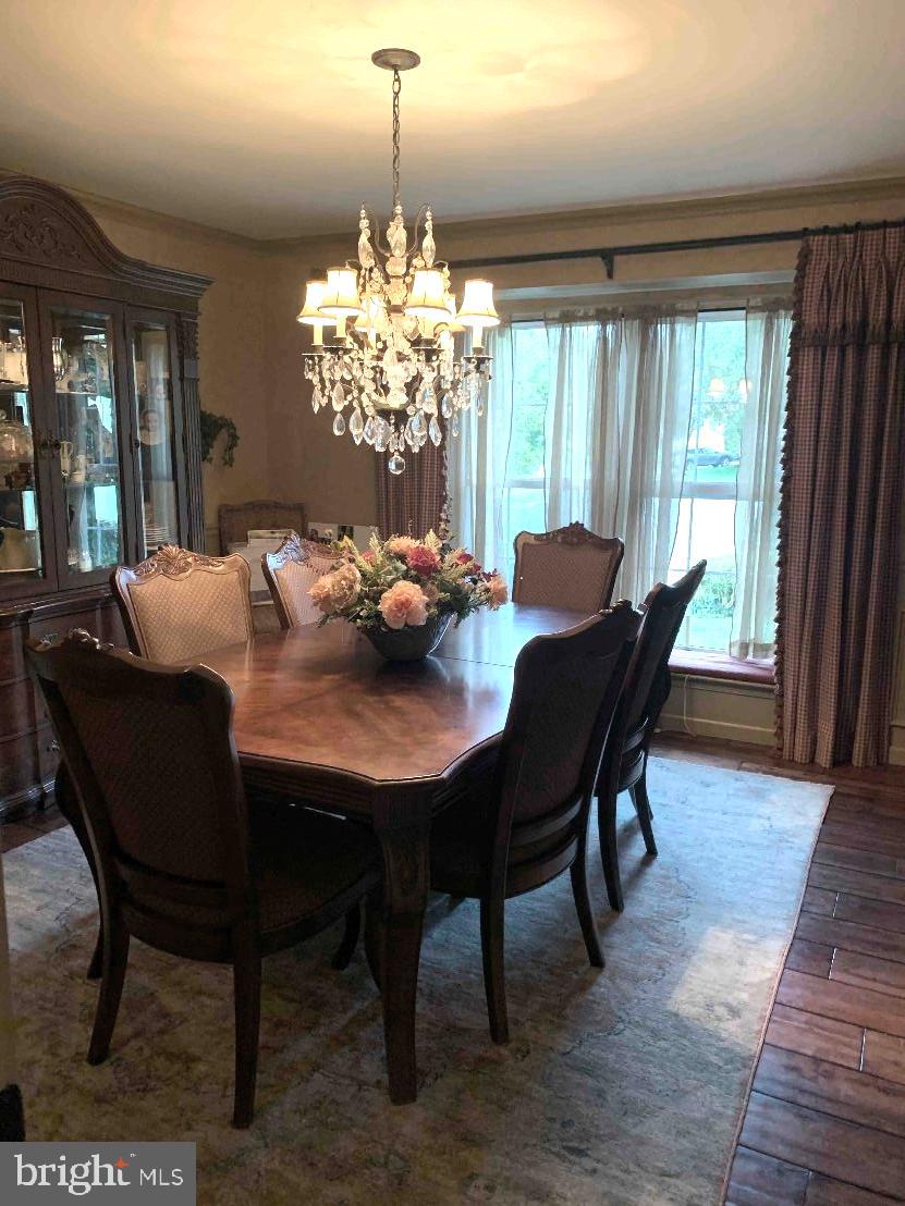 605 White Tail Court Sewell, NJ 08080 - Photo 10 of 25 DINING ROOM