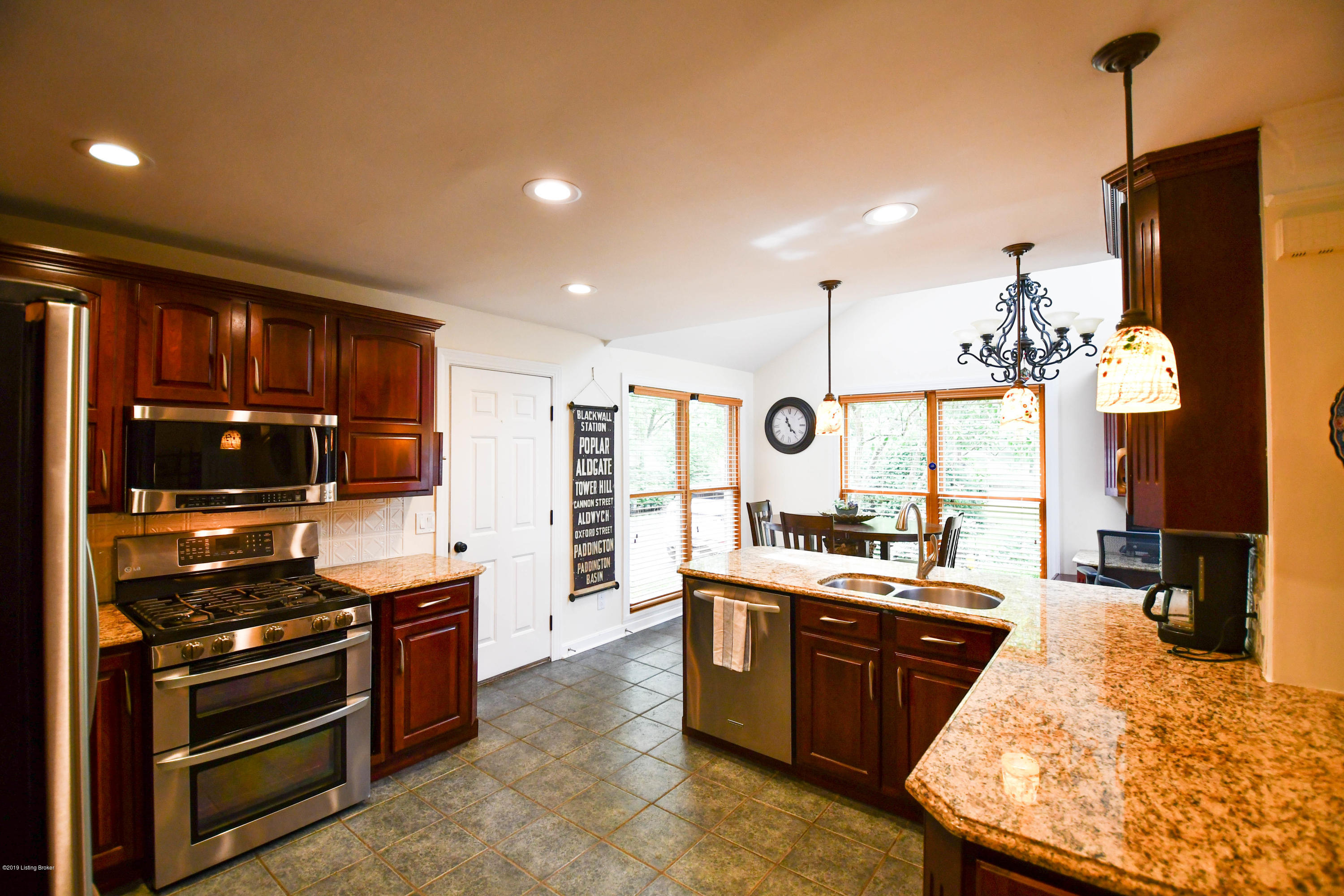 1907 Landing Road Prospect, KY 40059 - Photo 11 of 71 DSC_4760