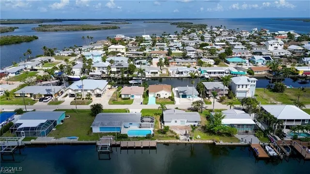 $366,420 | 2692 Clyde Street, Cape Coral, FL 33993