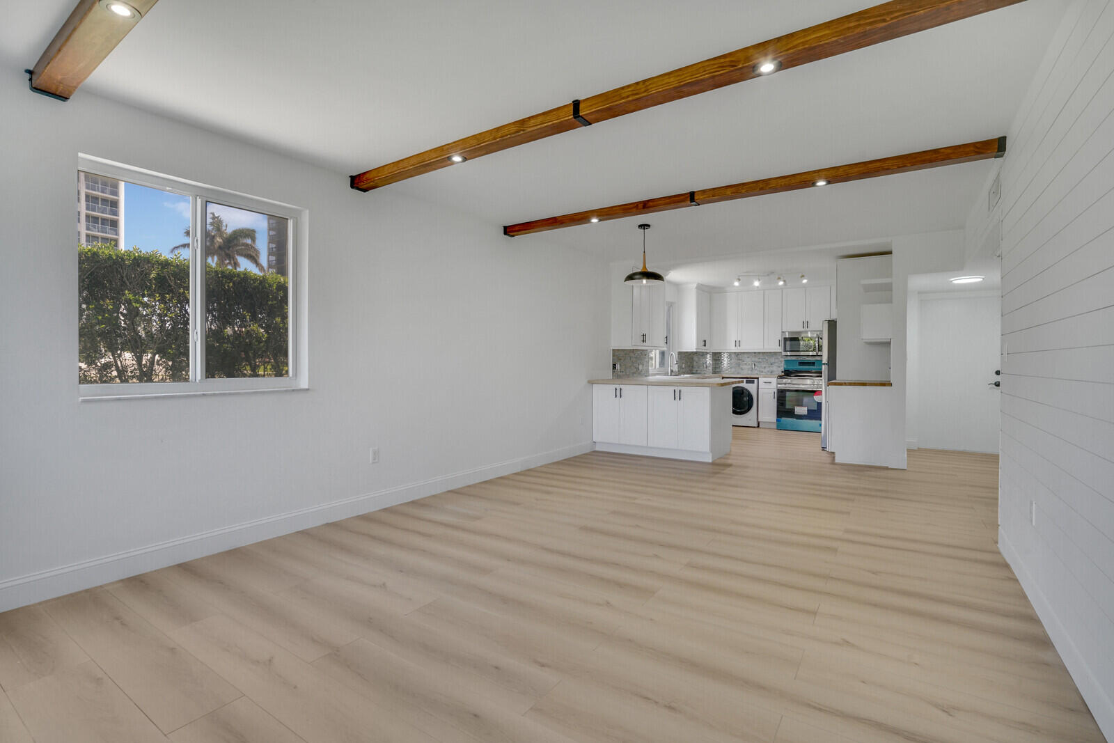 2760 Banyan Road, Unit A6 Boca Raton, FL 33432 - Photo 20 of 57 Great Room