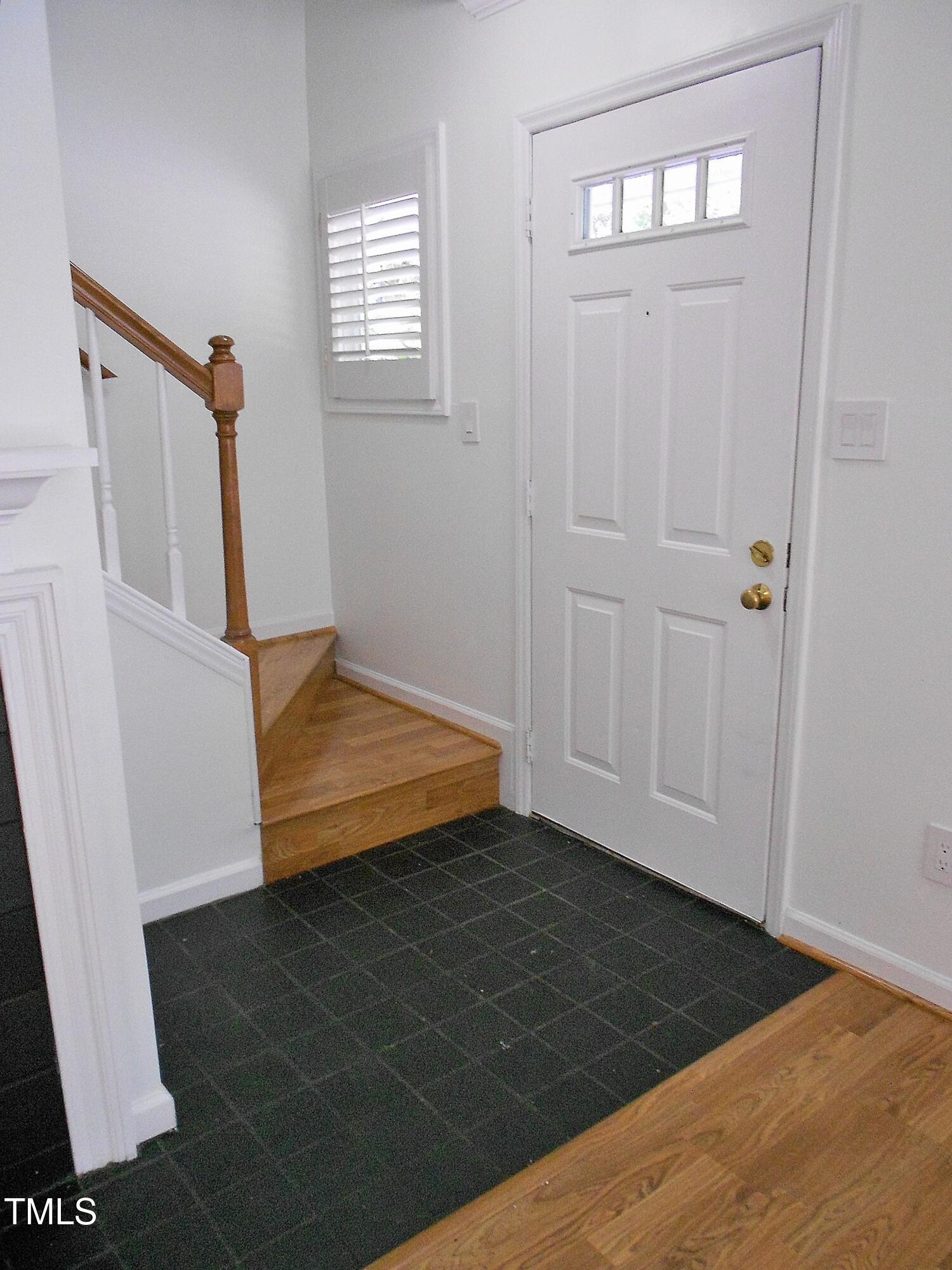 1402 Barton Pl Drive Raleigh, NC 27608 - Photo 2 of 26 DSCN9408