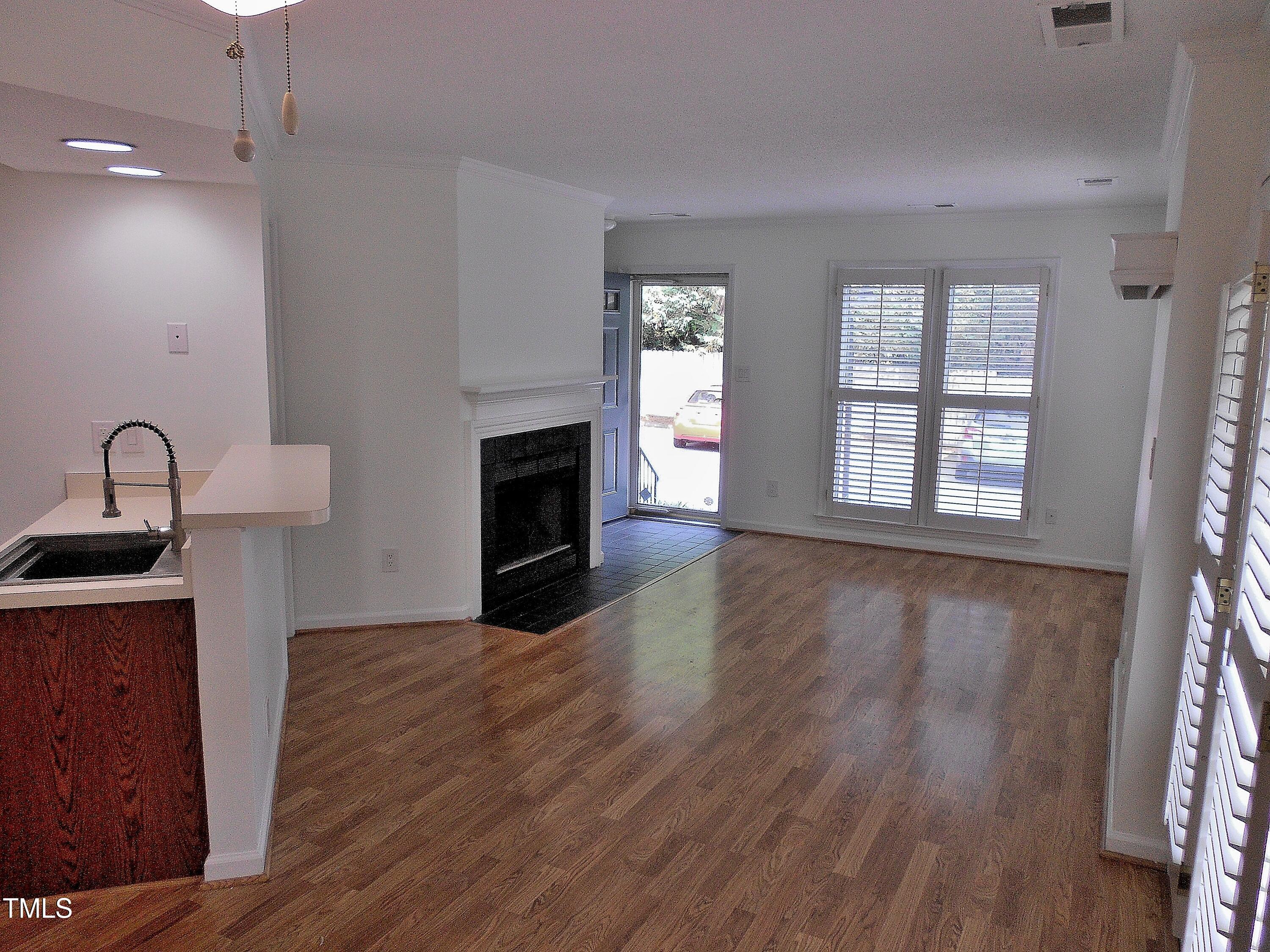 1402 Barton Pl Drive Raleigh, NC 27608 - Photo 3 of 26 DSCN9390 (2)