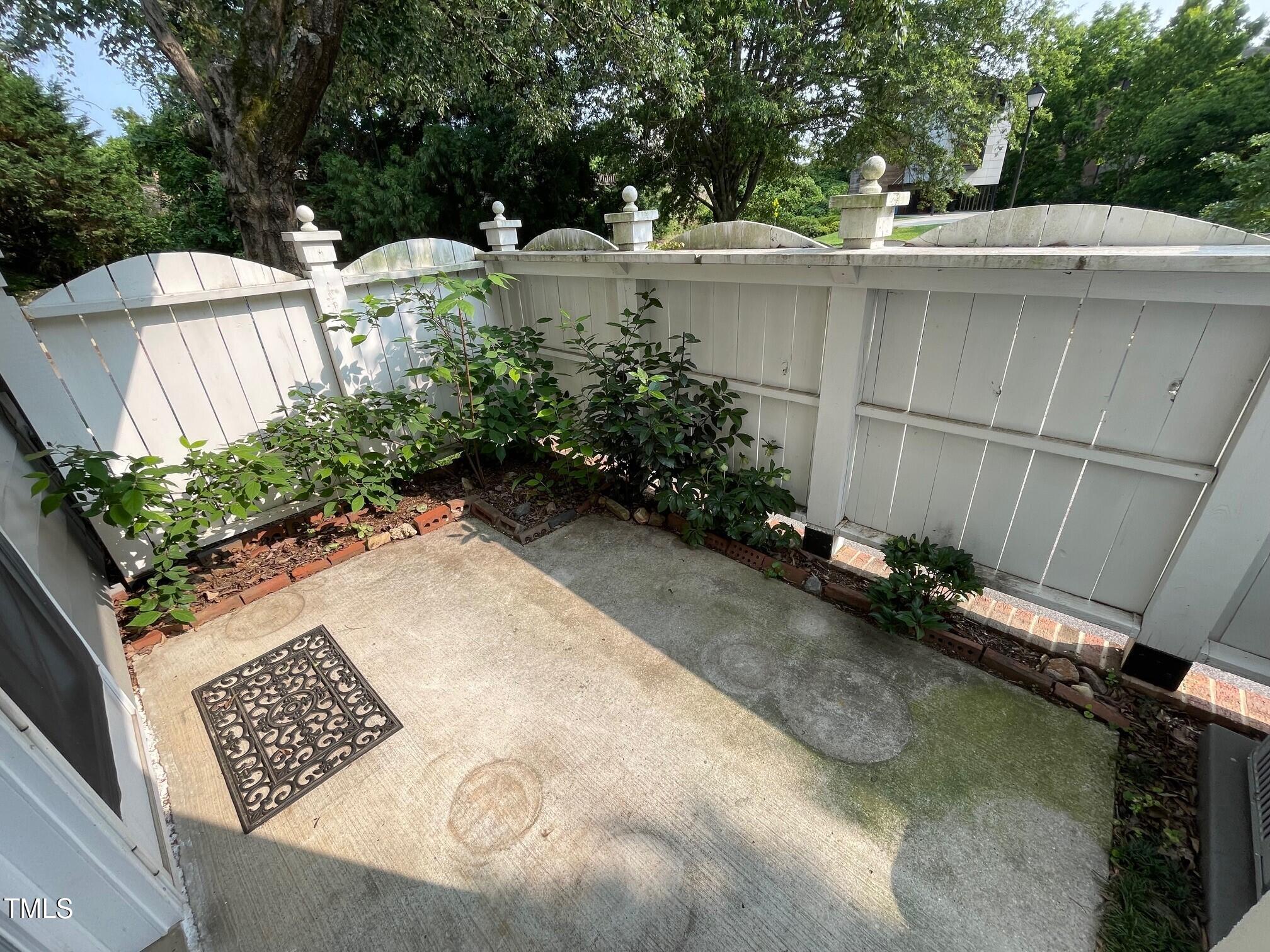 1402 Barton Pl Drive Raleigh, NC 27608 - Photo 10 of 26 Barton Place Patio
