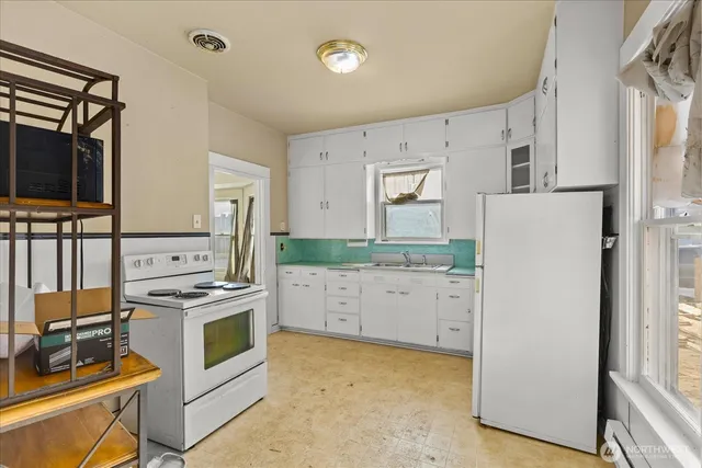 $399,950 | 2432 Pine Street, Unit A, Everett, WA 98201