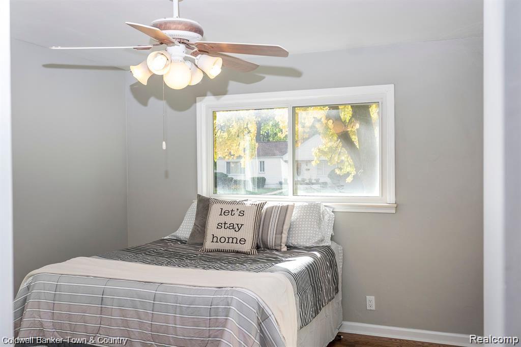 21260 Ridgedale Street Oak Park, MI 48237 - Photo 14 of 23