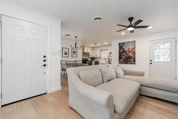 $2,399 | 11111 Stallcup Drive, Dallas, TX 75228