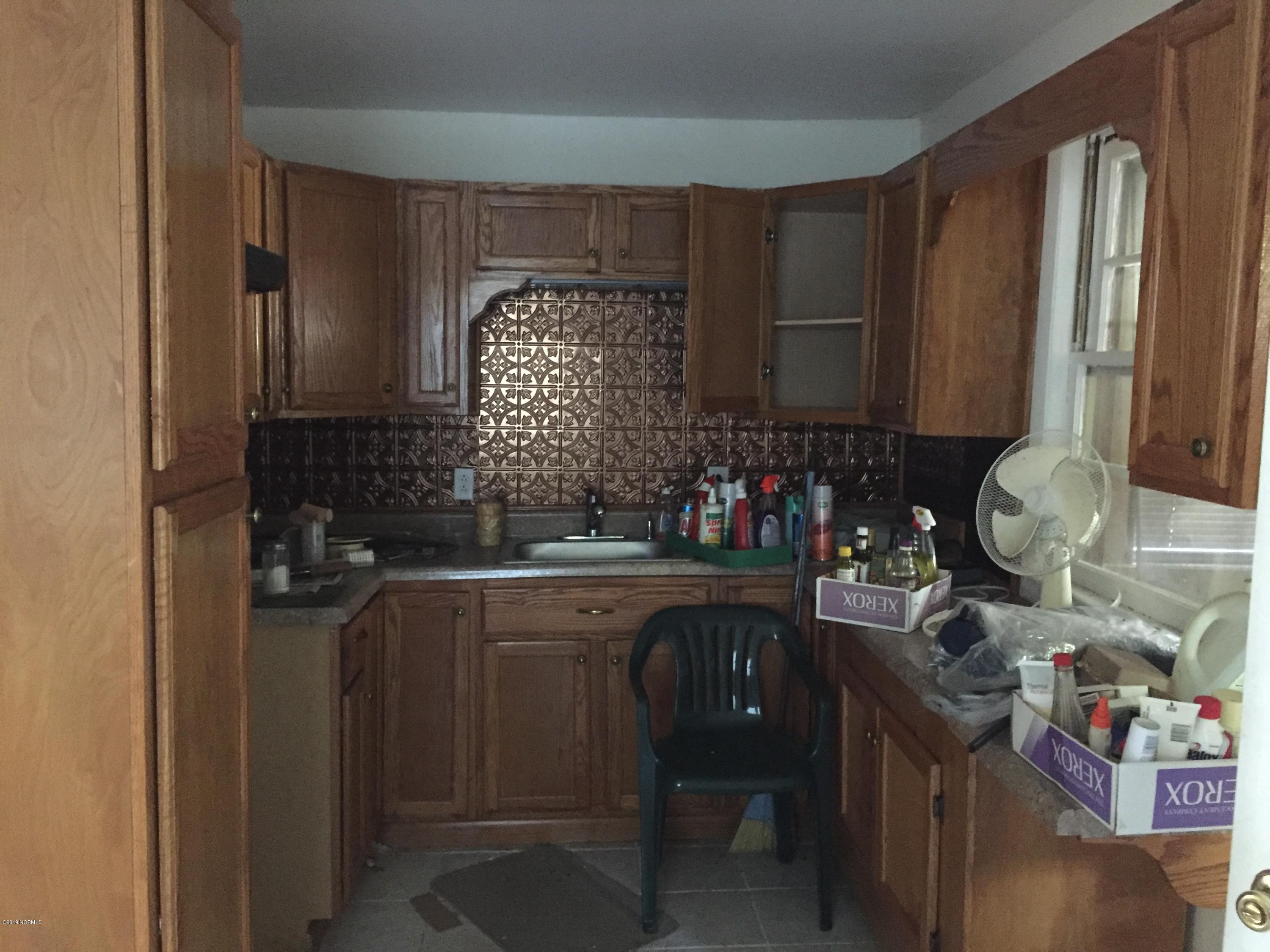 5387 Wyse Fork Road Dover, NC 28526 - Photo 10 of 18 Kitchen